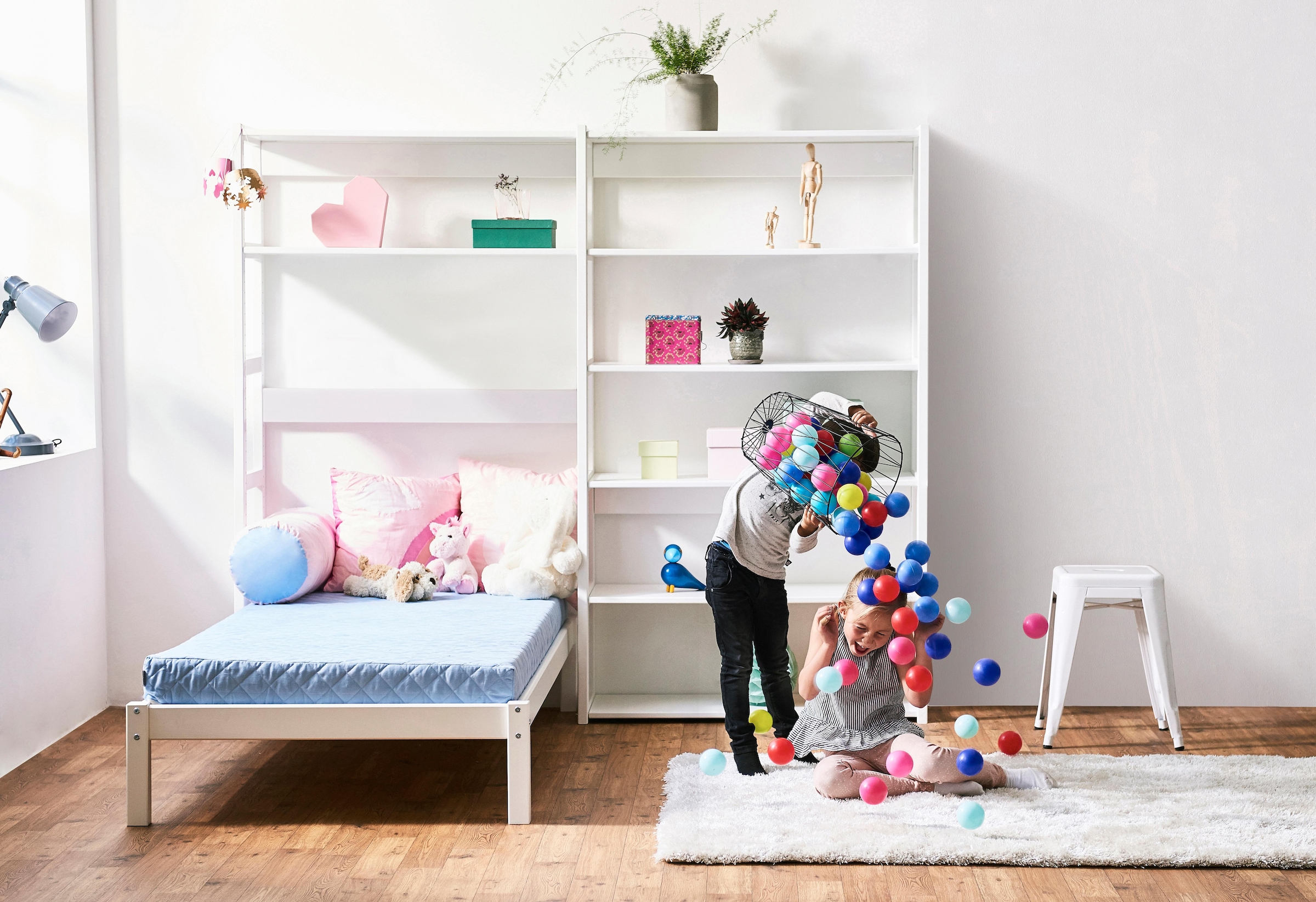 Hoppekids Jugendzimmer-Set »STOREY«, (Set, 16 tlg., Kinderbett, Rollrost, Schaummatratze, Regalsystem, 8 Einlegeböden)