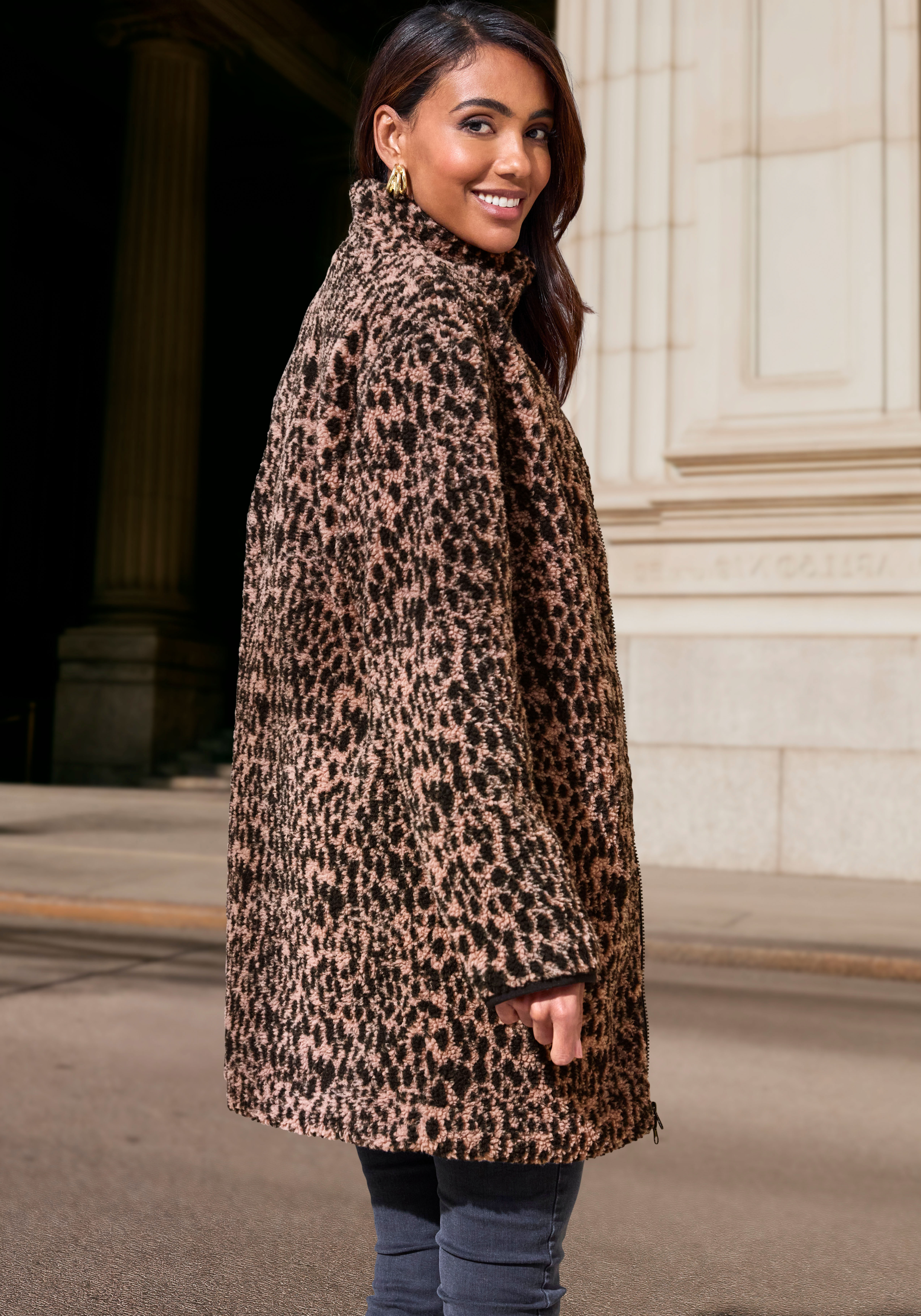 Thumbnail - LASCANA Fleecejacke im Leomuster in weicher Fleece-Qualität