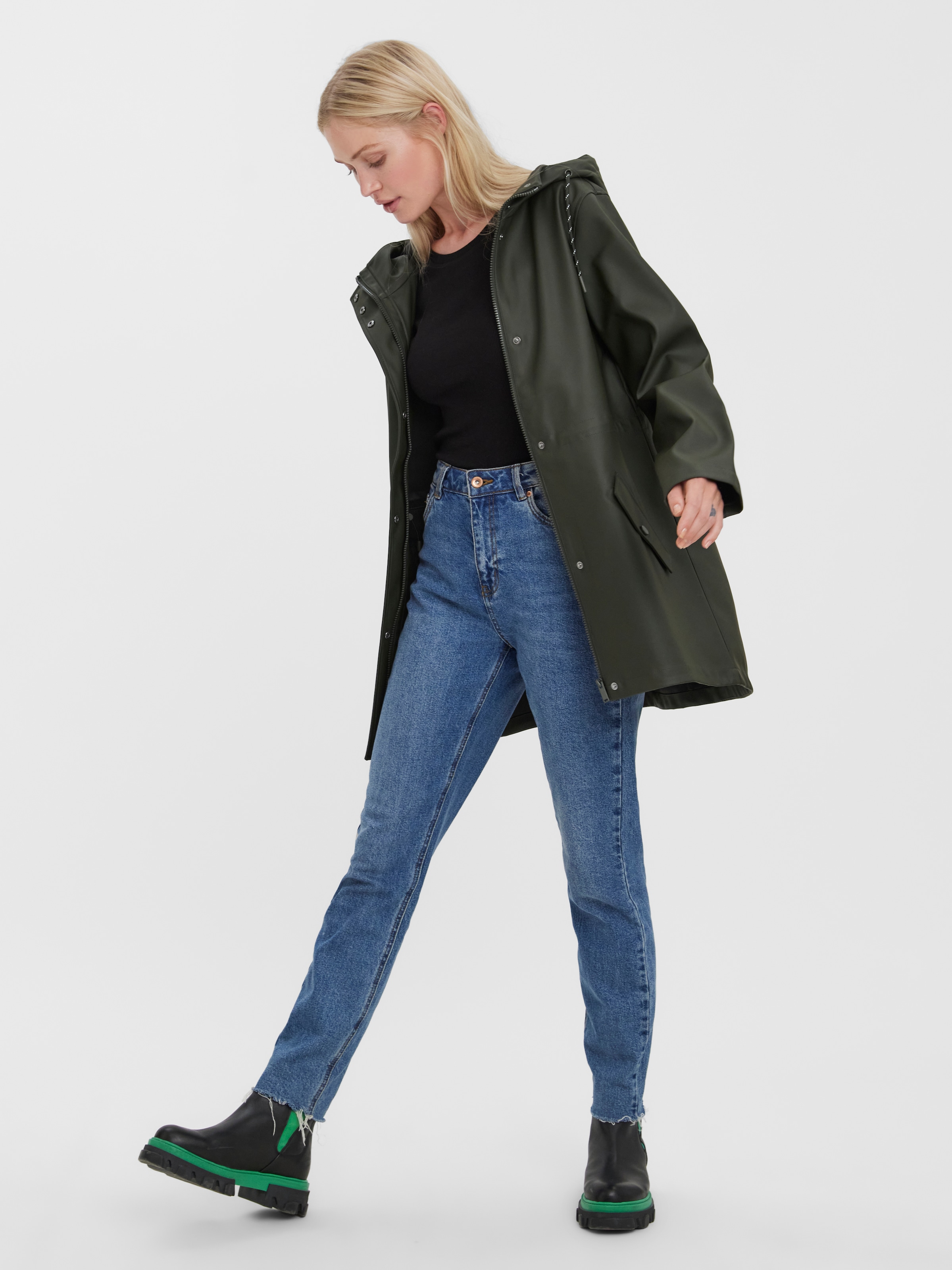 Vero Moda Regenjacke »VMMALOU COATED JACKET« mit Kapuze Lederimitat