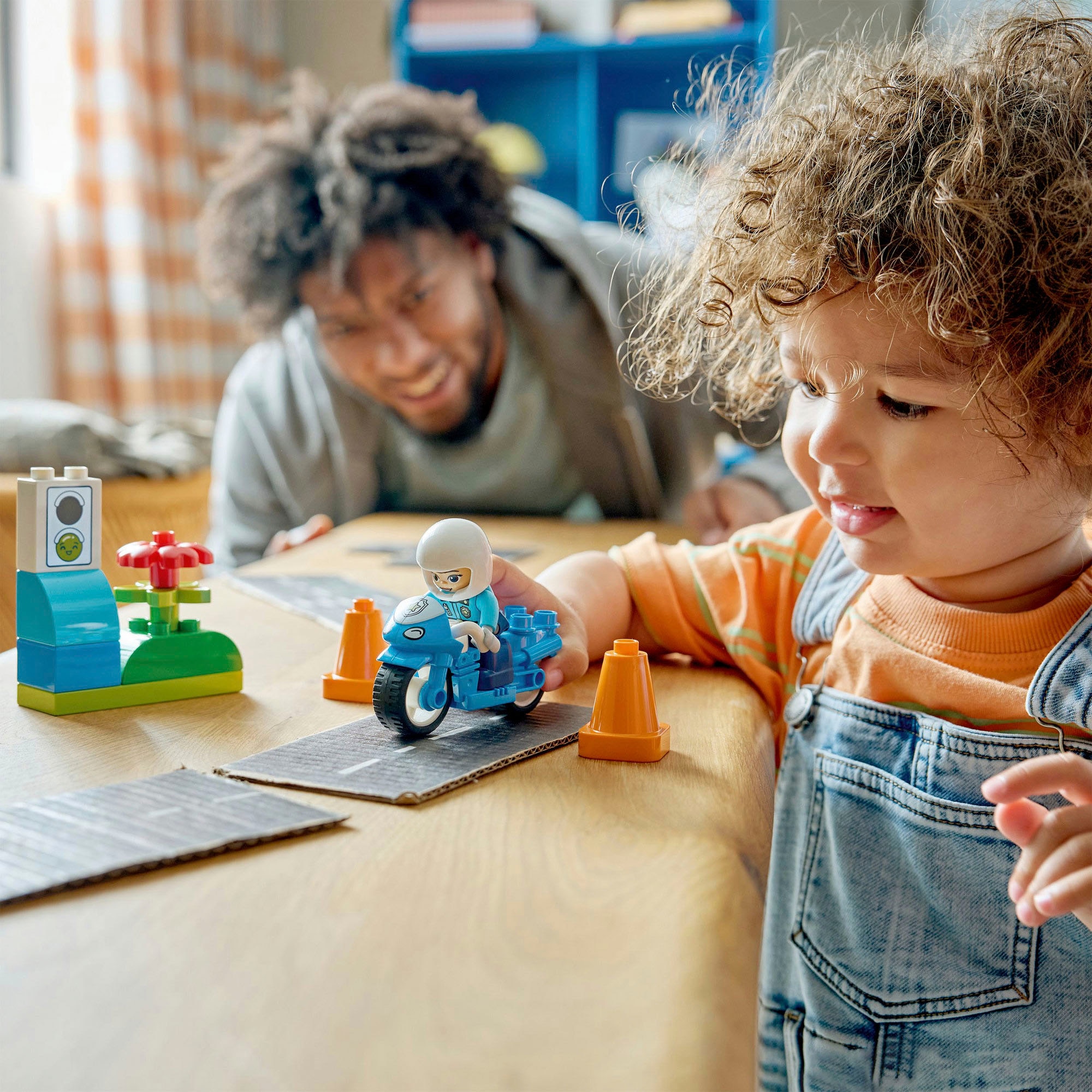 LEGO® Konstruktionsspielsteine »Blaues Polizeimotorrad (10471), LEGO DUPLO Town«