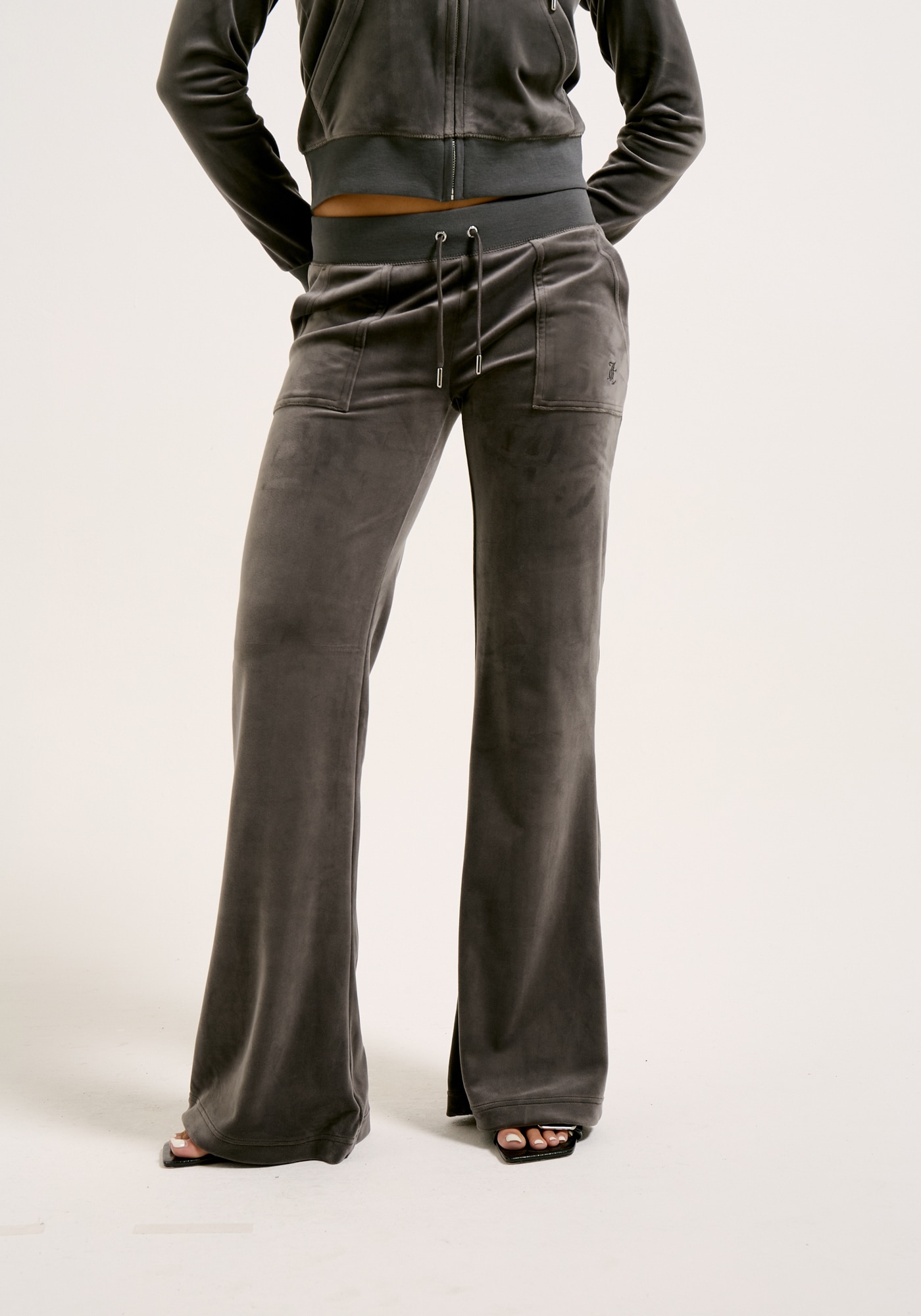 Juicy Couture Sweathose »LAYLA POCKET LOW RISE PANT Damen«, Trainingshose Damen, Sweathose, Velour, Jogginghose mit Glitzer, Sale