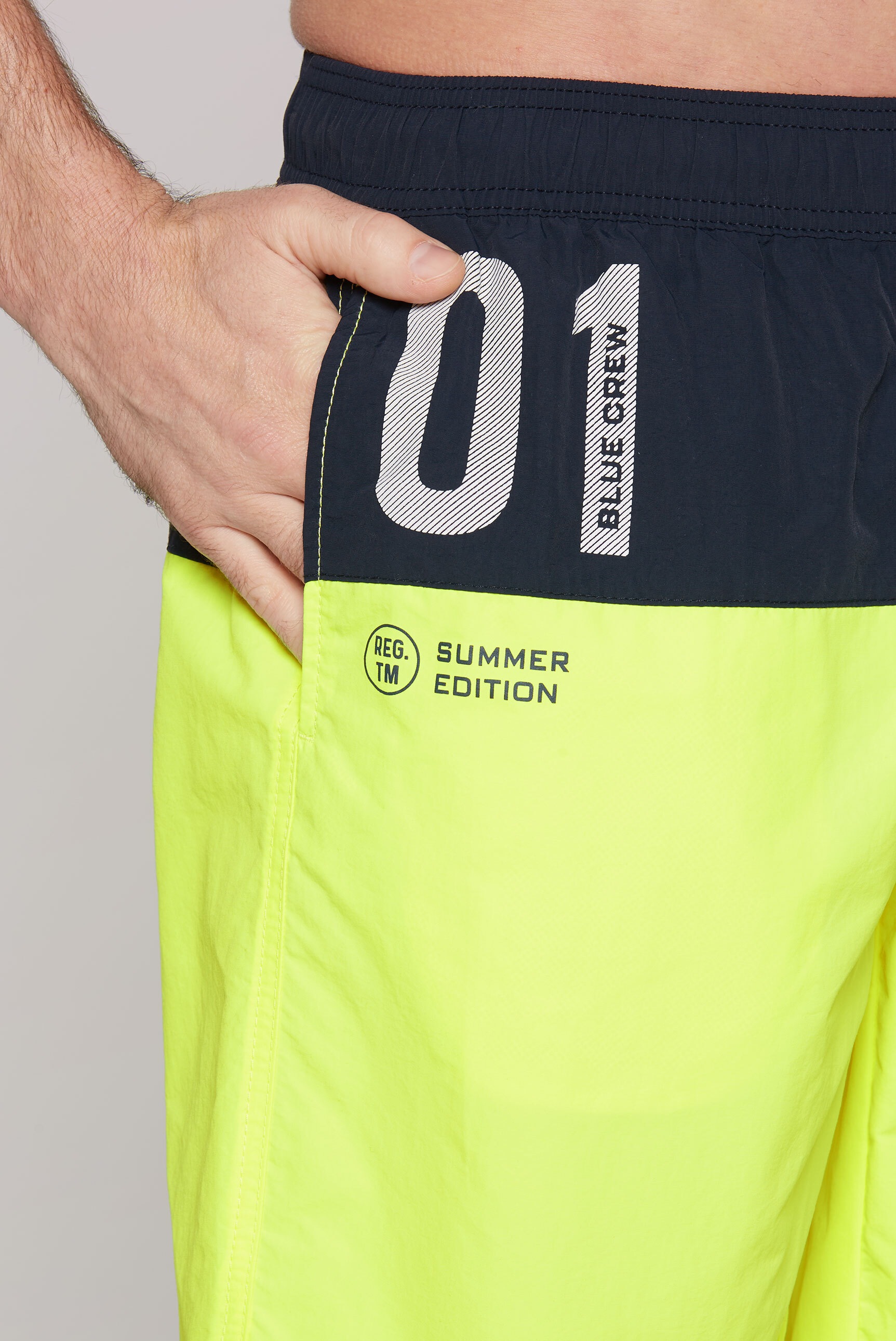 CAMP DAVID Badeshorts, mit Einschubtaschen & einer Gesäßtasche