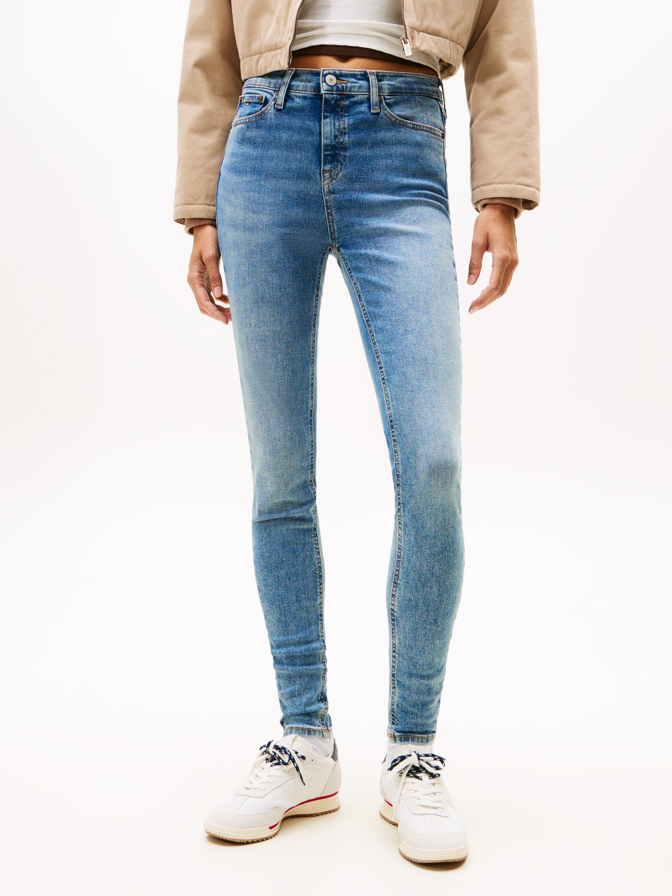Tommy Jeans Skinny-fit-Jeans »NORA MR SKNY«, mit Waschung, mit Logo-Badge