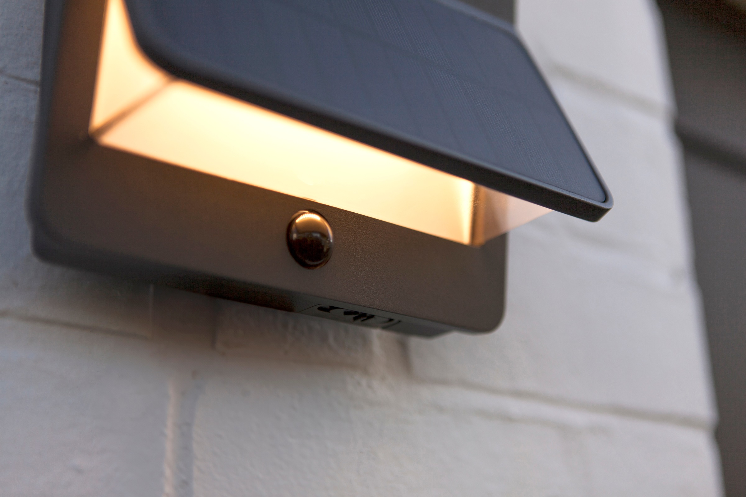 LUTEC LED Solarleuchte »LED-Solar-Aussenwandl. mit BWM ALETA«, 2 flammig, Leuchtmittel LED-Board | LED fest integriert, Design-Award