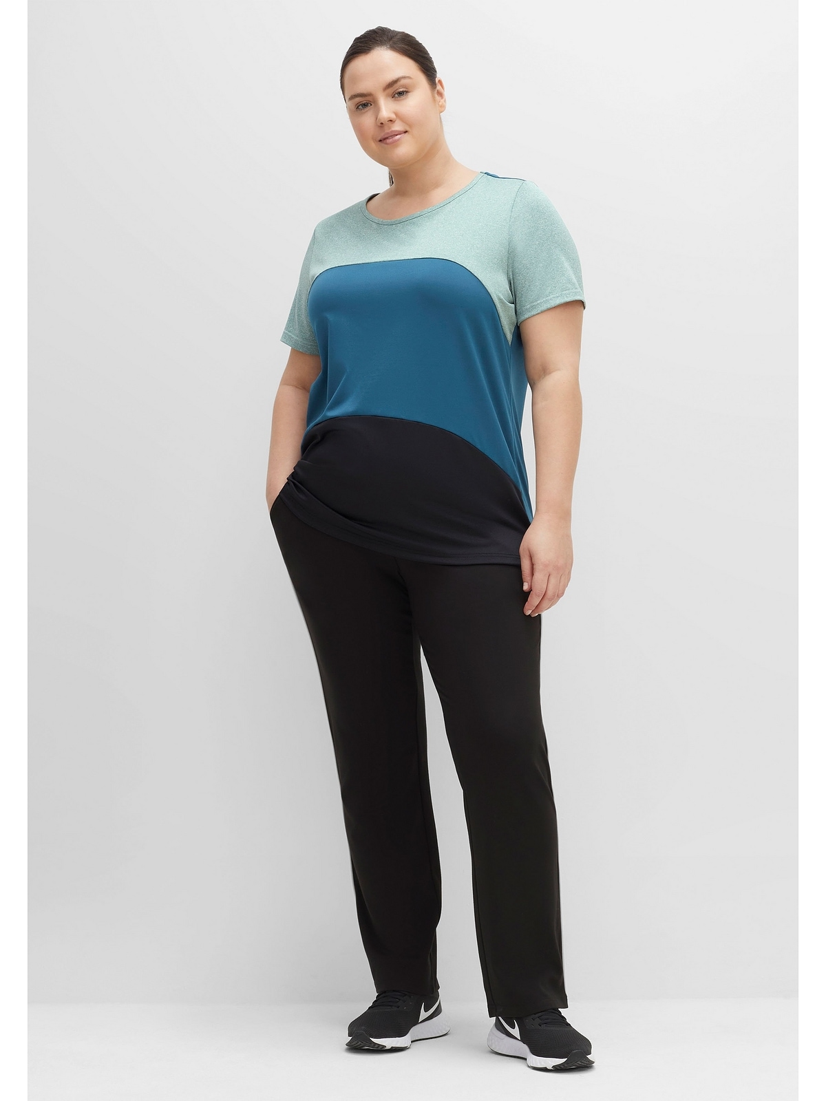Funktionsshirt Sheego Größen«, im Colourblocking-Design, »Große für bestellen atmungsaktiv | BAUR