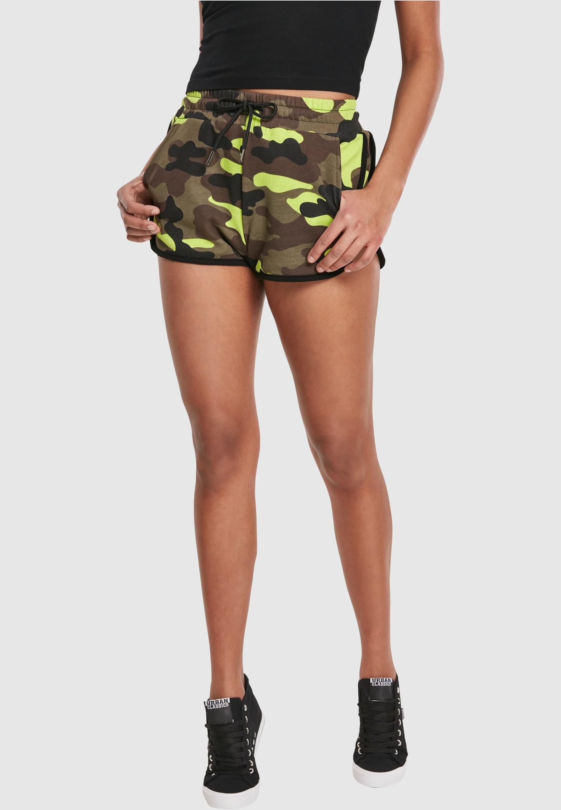 URBAN CLASSICS Stoffhose »Urban Classics Damen Ladies Printed Camo Hot Pants«, (1 tlg.)