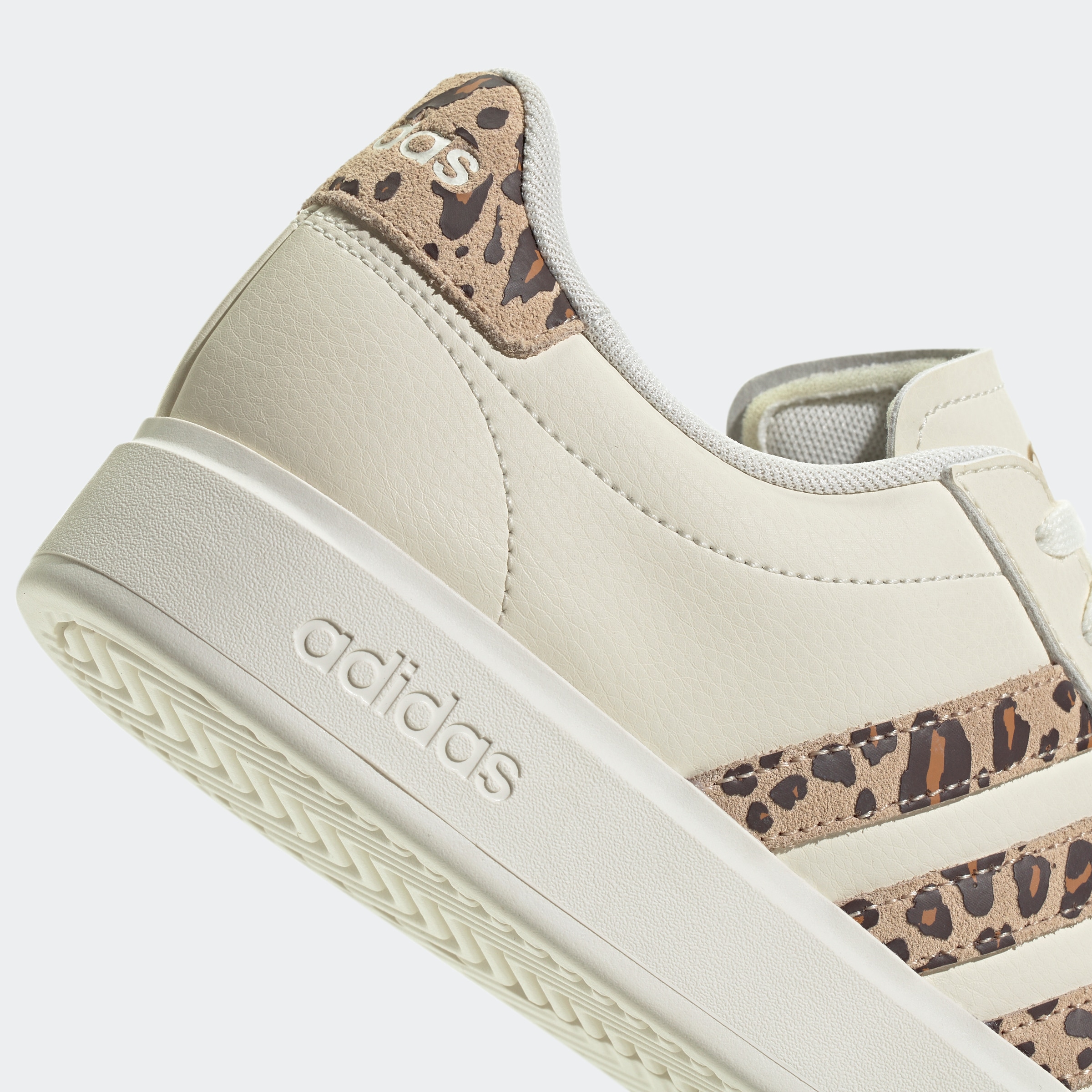 adidas Sportswear Sneaker »GRAND COURT 2.0«, Design auf den Spuren des adidas Superstar