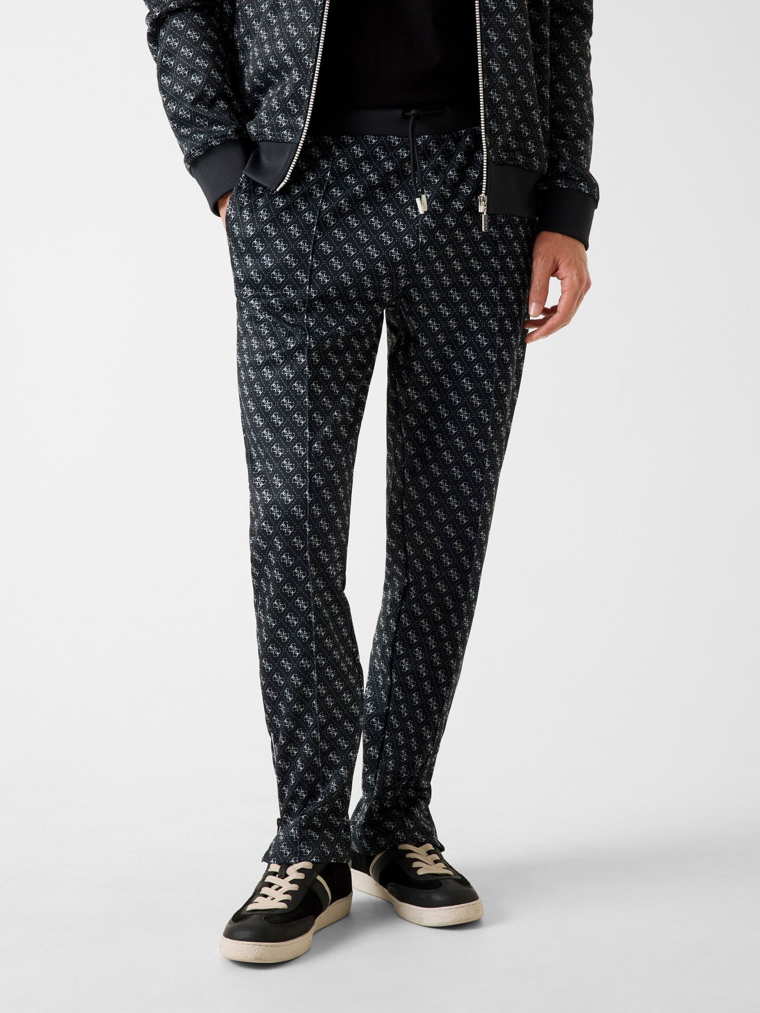 Guess Jogger Pants »KORBIN«  Slim Fit, elastischer Bund mit Kordelzug