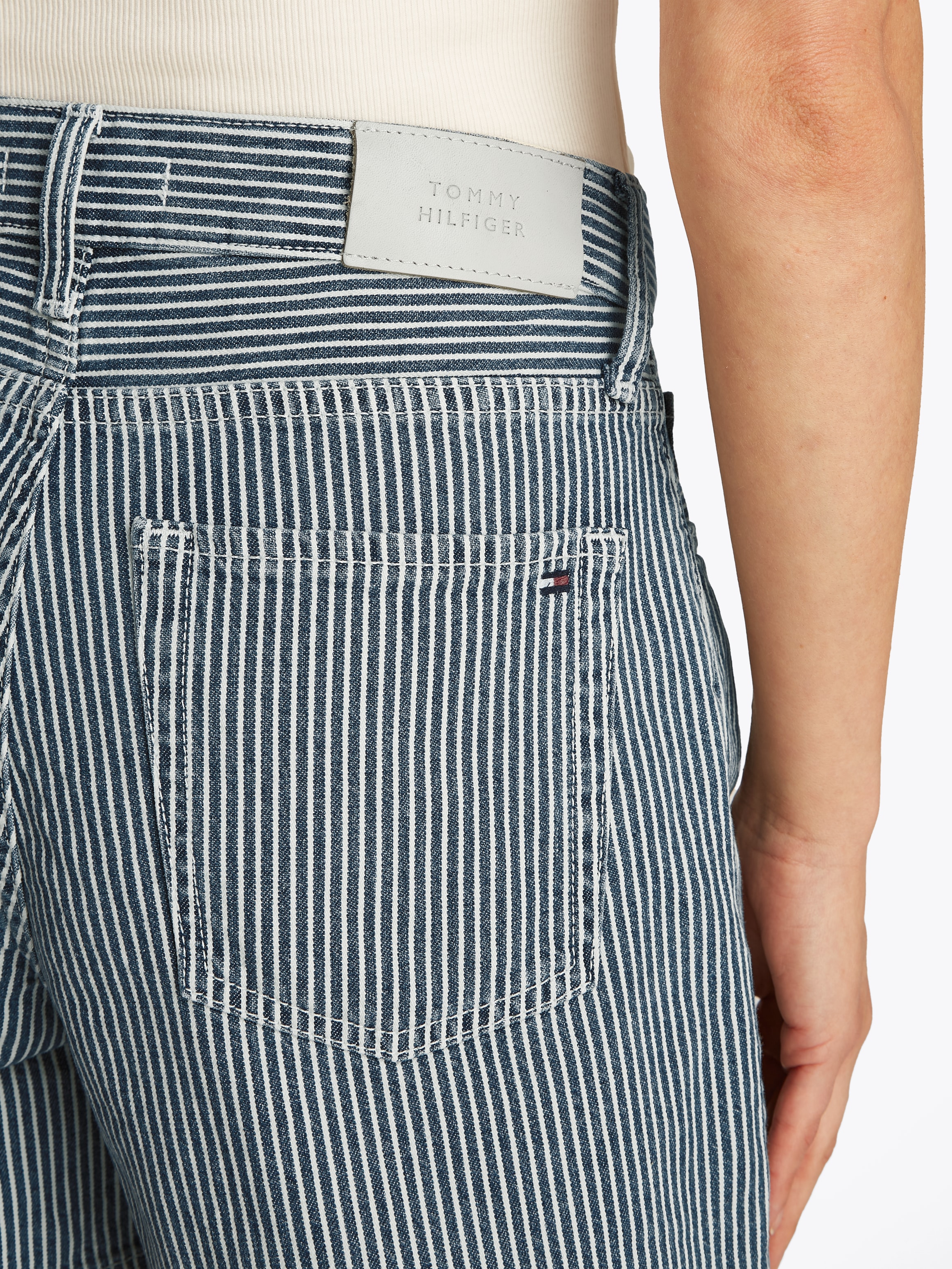 Tommy Hilfiger Shorts »DNM MINI SHORT HW JAZ«, mit Streifen-Muster