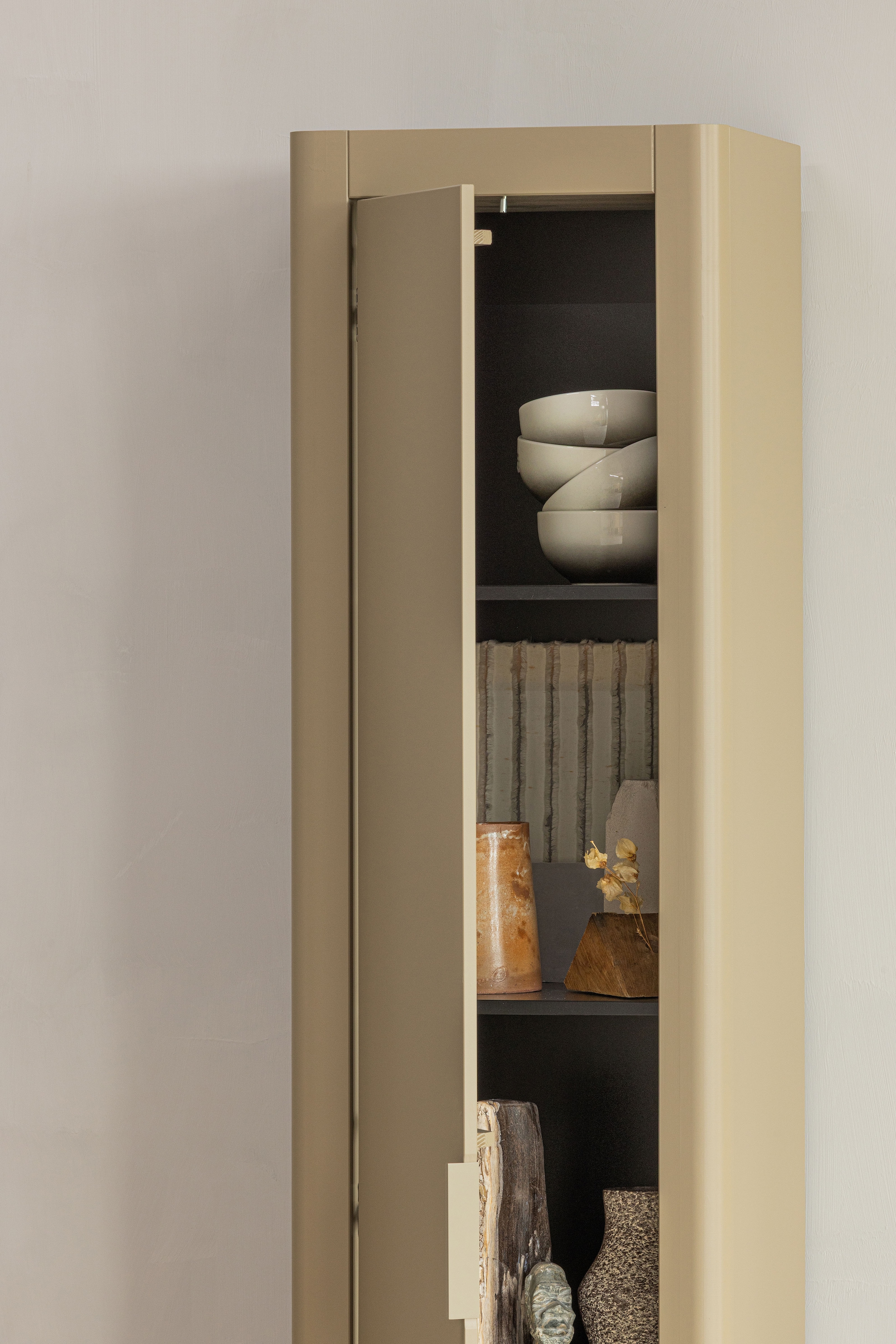 WOOOD Mehrzweckschrank »Gunnar FSC® Mix Kiefernholz mit sichtbare Maserung 45x39x217 cm« Tragkraft 30 kg, abgerundete Ecken, Wandbefestigung empfohlen