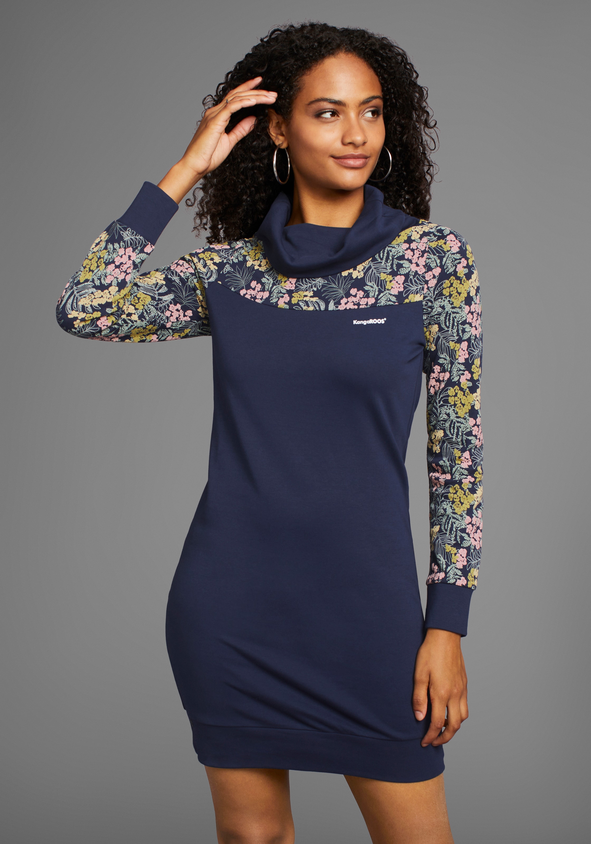 KangaROOS Sweatkleid, mit Print-Details- NEUE KOLLEKTION