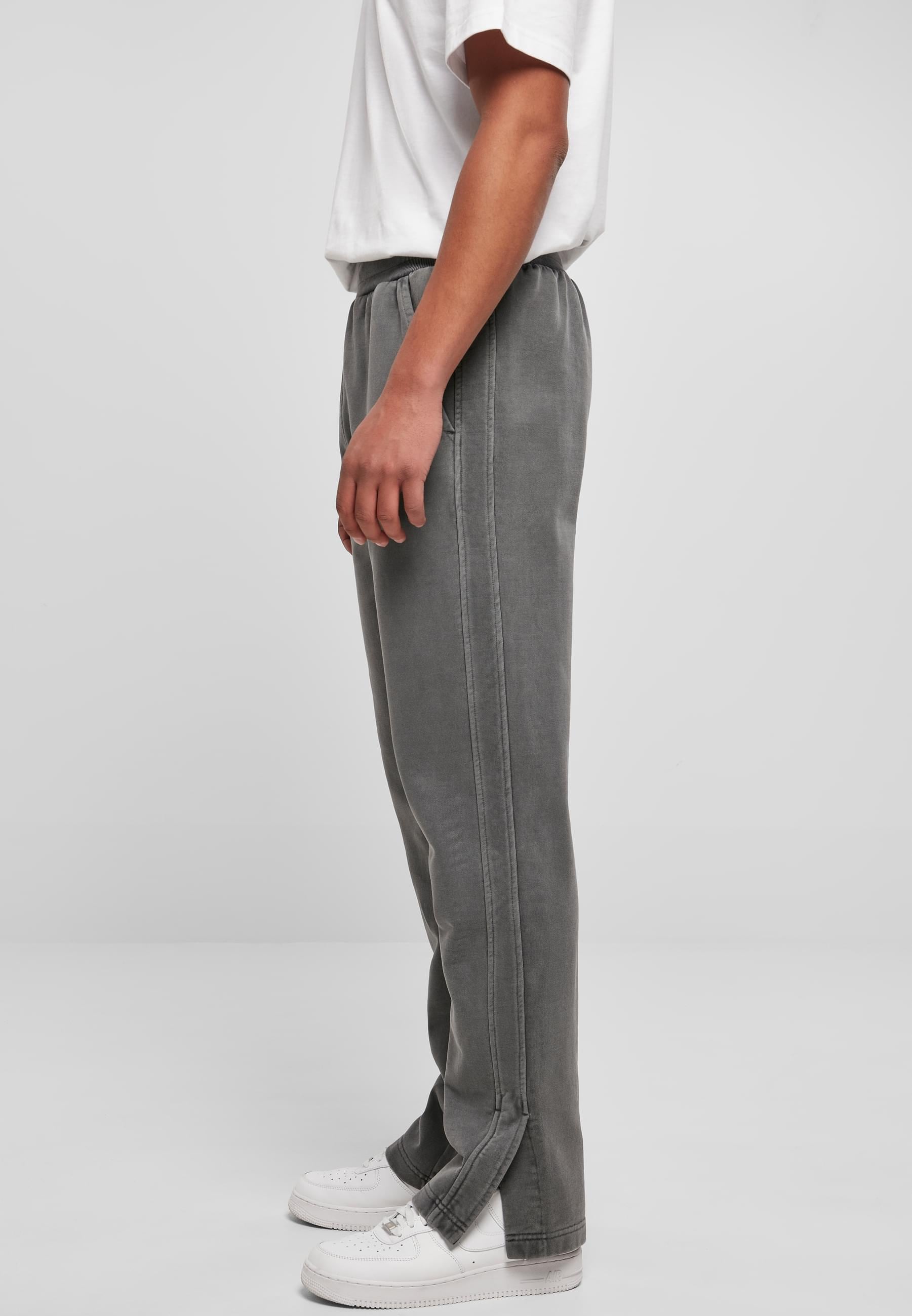 URBAN CLASSICS Jogginghose »Urban Classics Herren Heavy Terry Garment Dye Slit Sweatpants«, (1 tlg.)