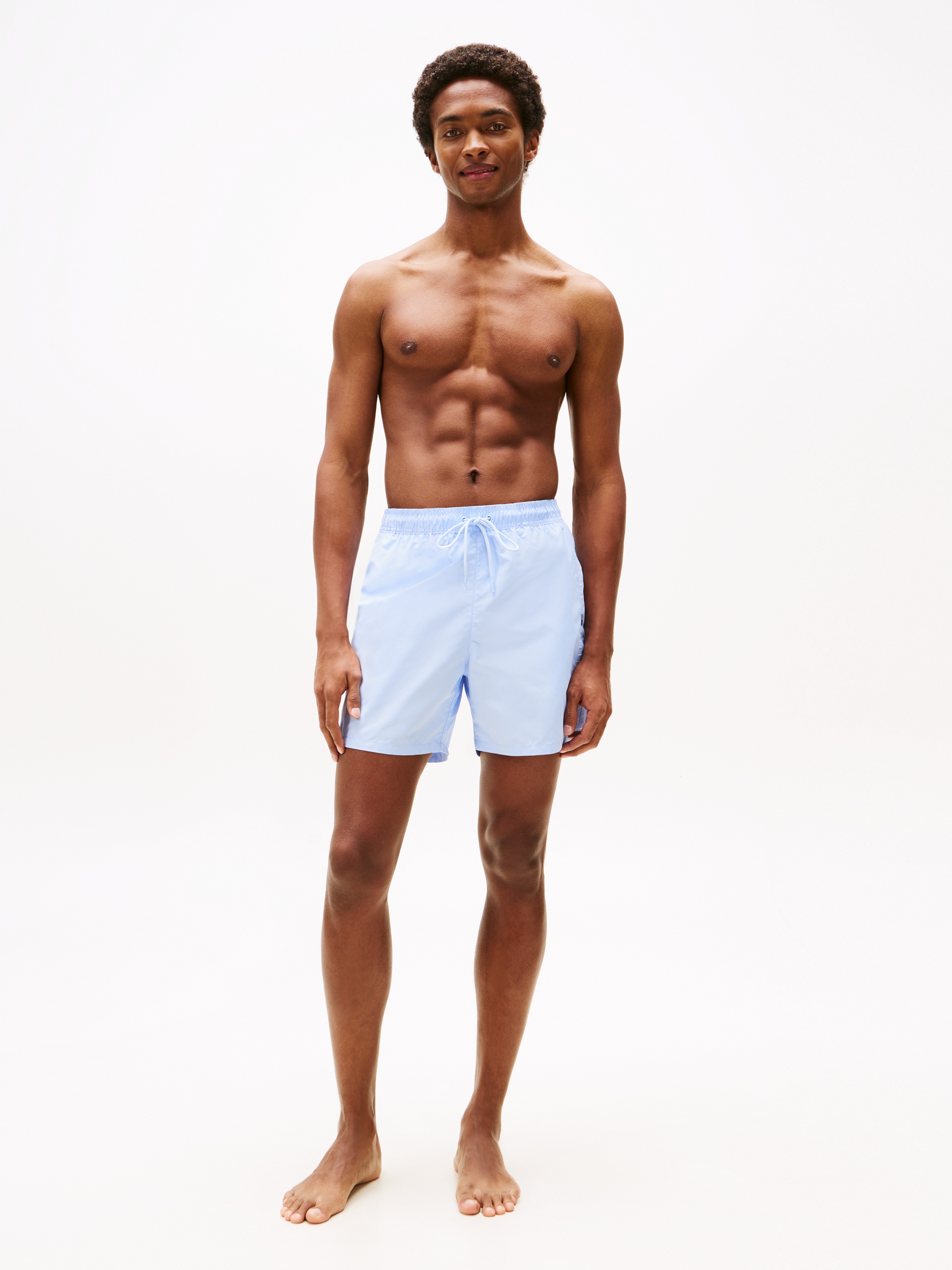 Tommy Hilfiger Swimwear Badeshorts »MEDIUM DRAWSTRING«, mit Logostickerei an der Hüfte