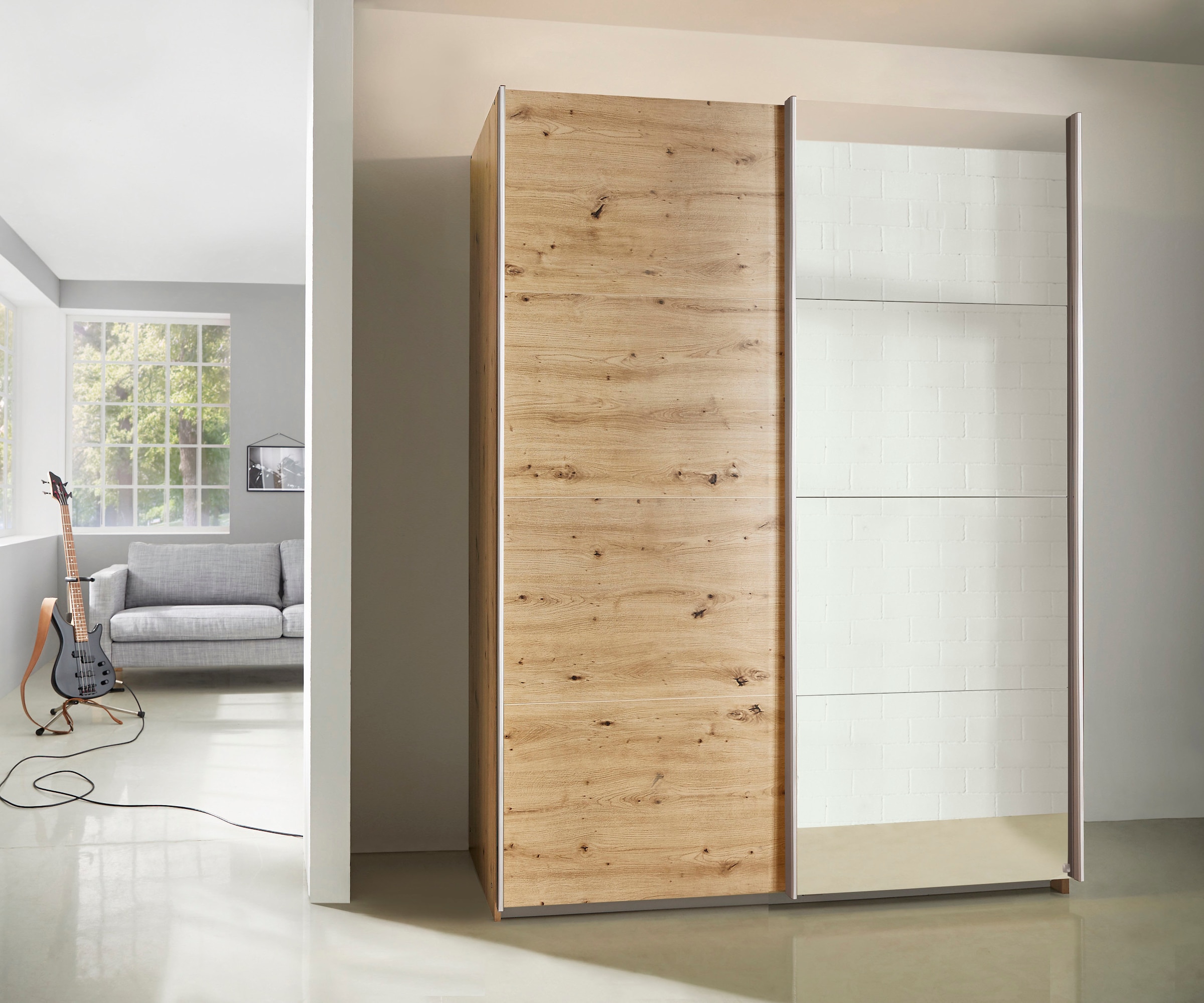 INOSIGN BY RAUCH Schwebetürenschrank »Kleiderschrank Schrank Garderobe Schlafzimmerschrank THANOS«, (in 3 verschiedenen Ausstattungen BASIC/CLASSIC/PREMIUM), Optional mit Spiegel, Metall-Griffleisten alufarben MADE IN GERMANY