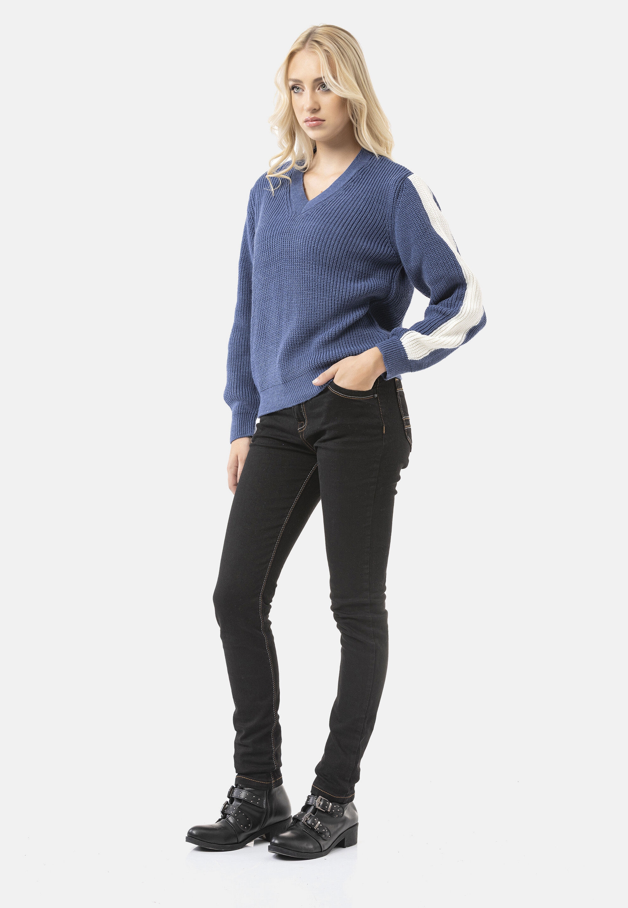 Cipo & Baxx Strickpullover »WP260« 1 mit Streifendetails an den Ärmeln