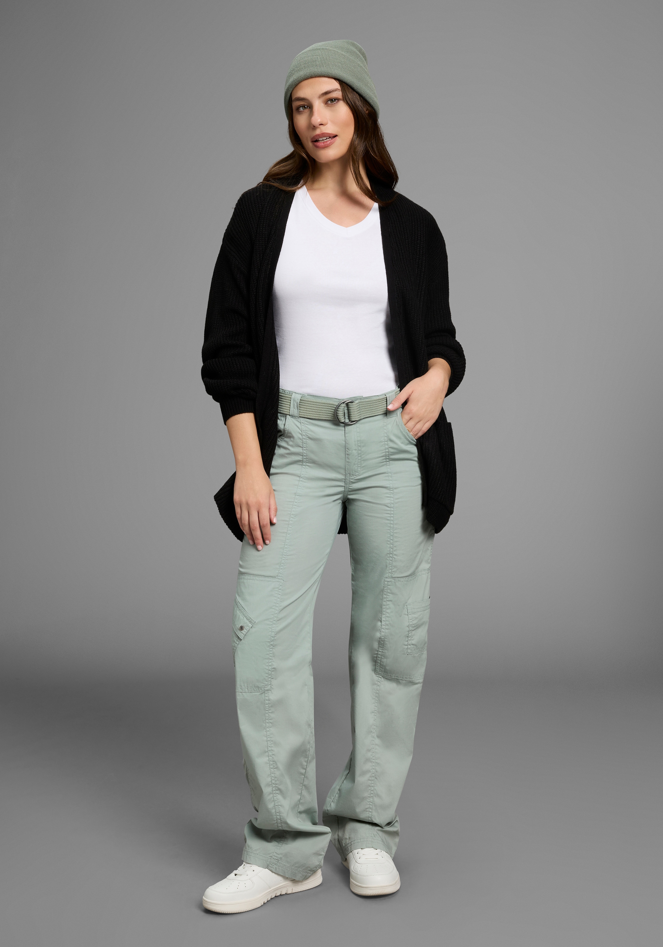 KangaROOS Strickjacke, aus kuscheligem Strick