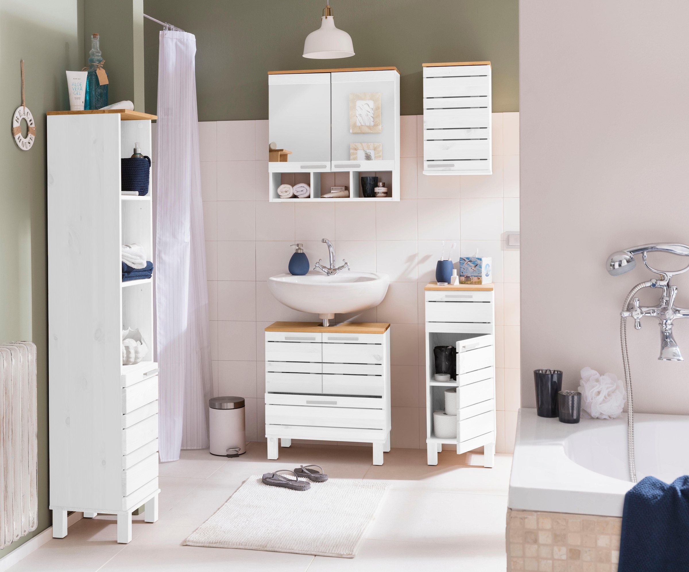 Home affaire Hochschrank »JOSIE«, Breite 30 cm, aus Massivholz, verstellbare Einlegeböden, Metallgriffe
