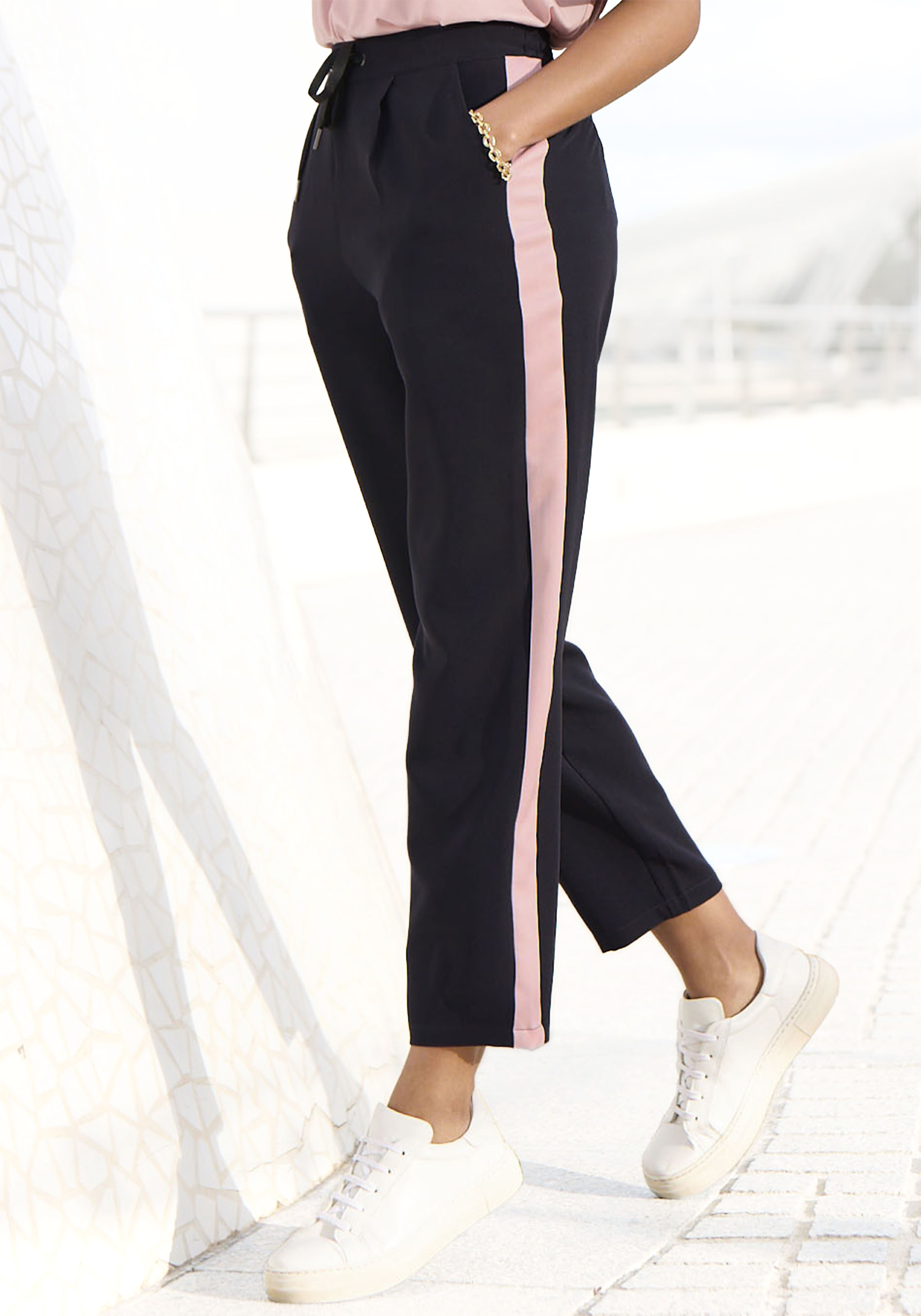 Vivance Schlupfhose "mit lockerem Bein" mit sportlichen Kontraststreifen, leichte Sommerhose, knitterfrei
