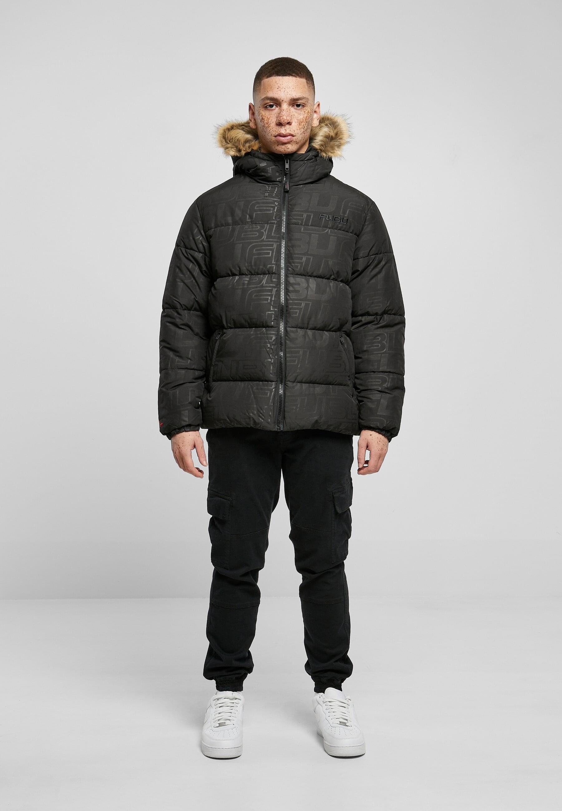 Fubu Winterjacke »Fubu Herren FM224-039-2 FUBU Corporate AOP Puffer Jacket«, (1 St.), mit Kapuze