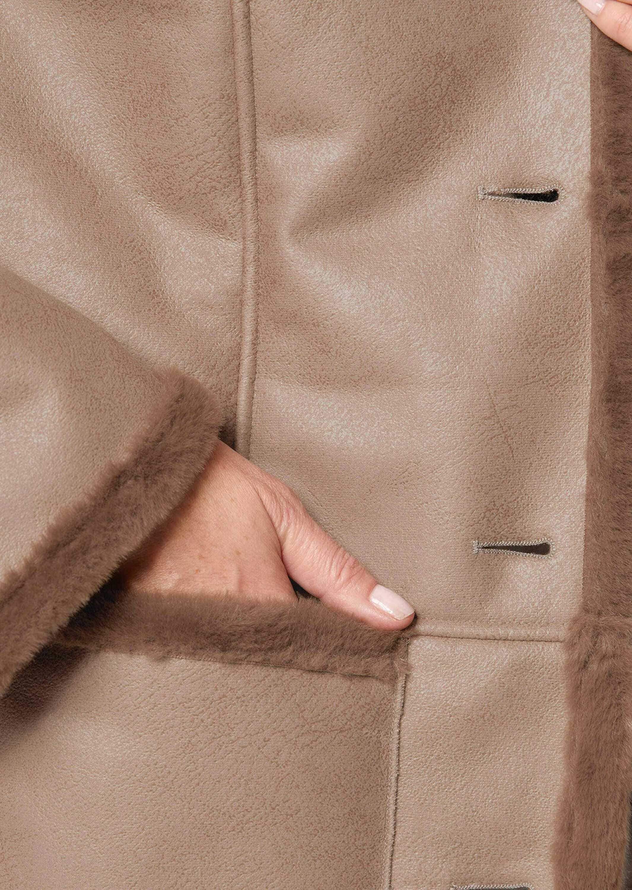 GOLDNER Kurzjacke »Longjacke Kuschelige Longjacke in Lederoptik«