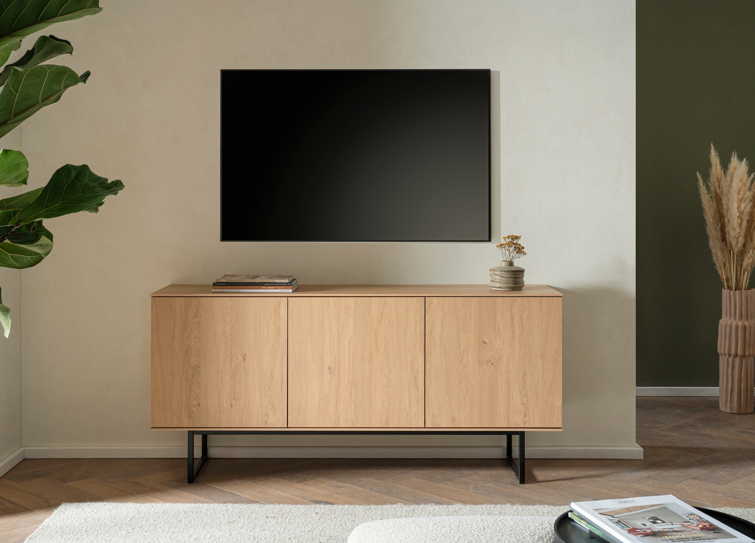 Home affaire Lowboard »Lund, moderner TV-Unterschrank, Kommode mit Kufengestell«, ausreichend Stauraum, vielseitig einsetzbar, 150 cm breit