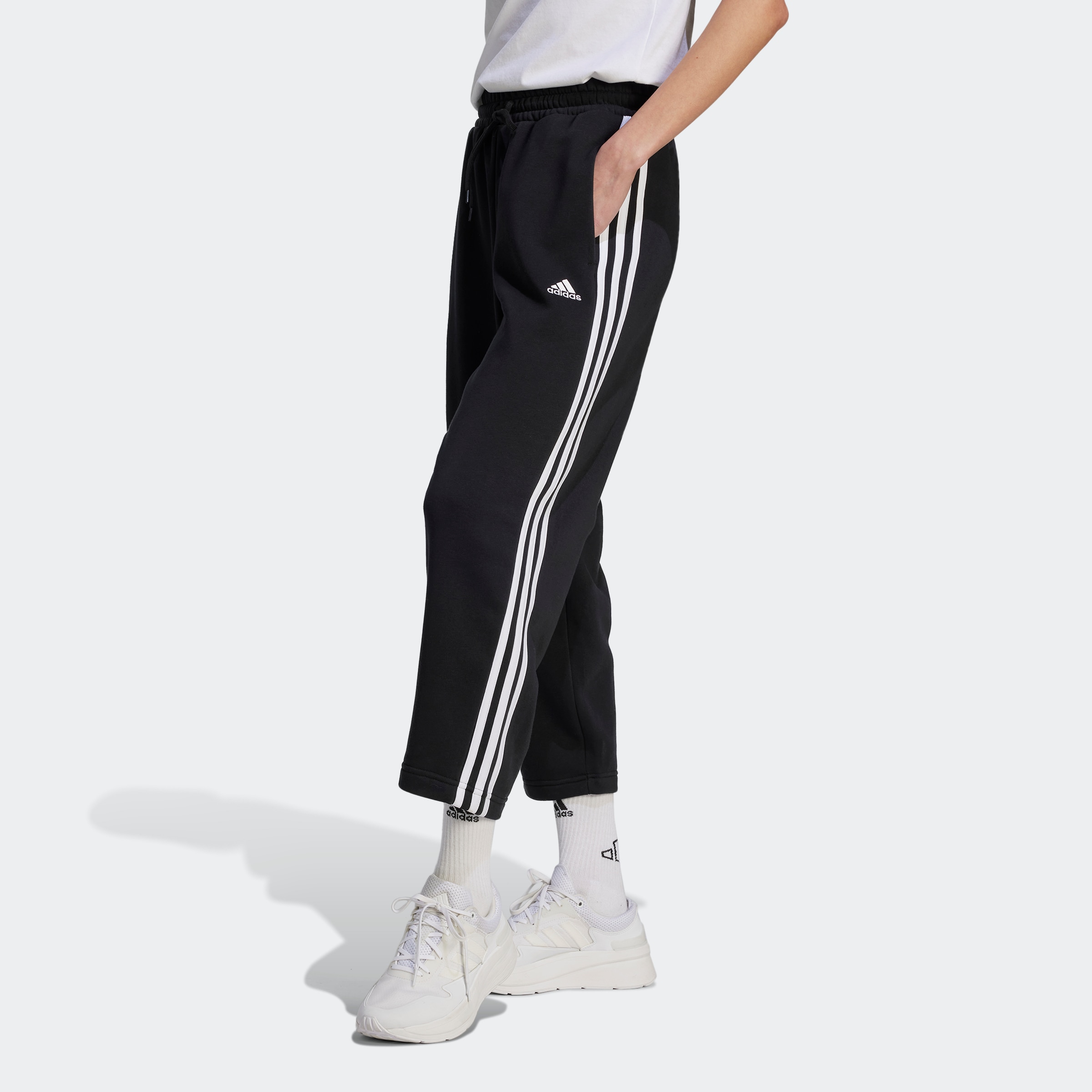 adidas Sportswear Sporthose »ESSENTIALS 3STREIFEN OPEN HEM HOSE«, (1 tlg.)  auf Rechnung bestellen | BAUR