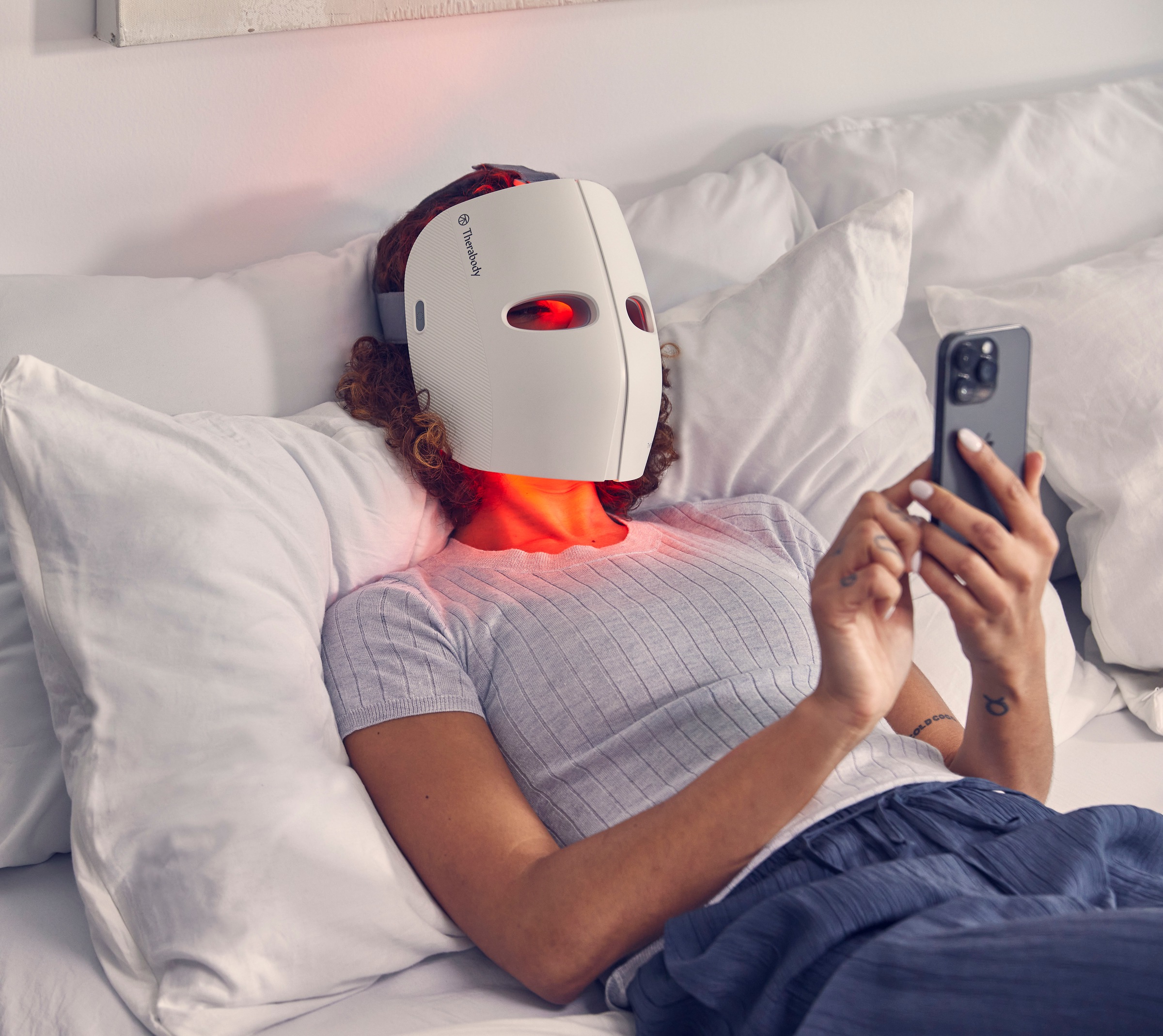 Therabody Kosmetikbehandlungsgerät »TheraFace Mask LED-Hautpflegemaske mit Vibrationstherapie«