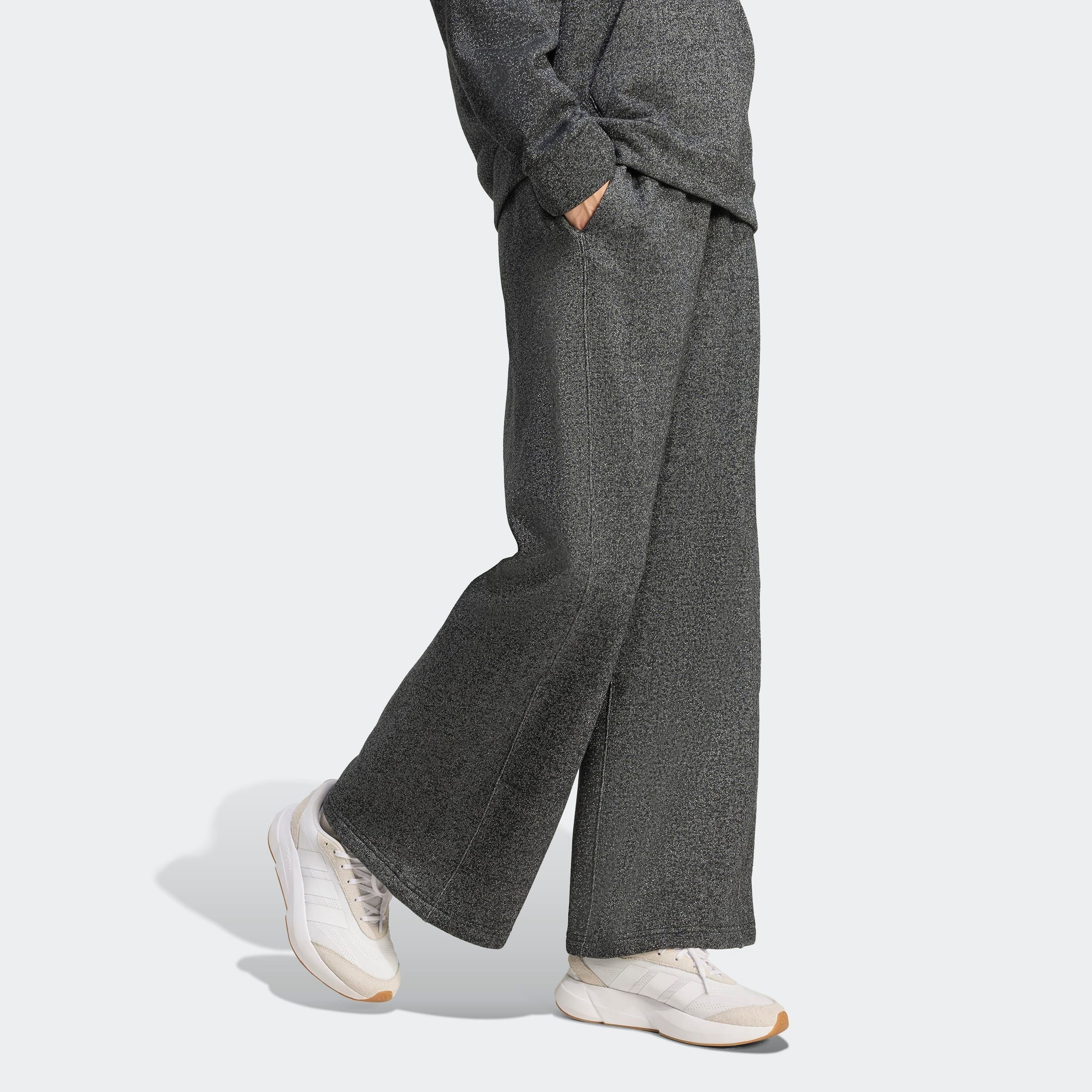 adidas Sportswear Sporthose »ALL SZN HOLIDAY GLITTER FLEECE LOOSE«