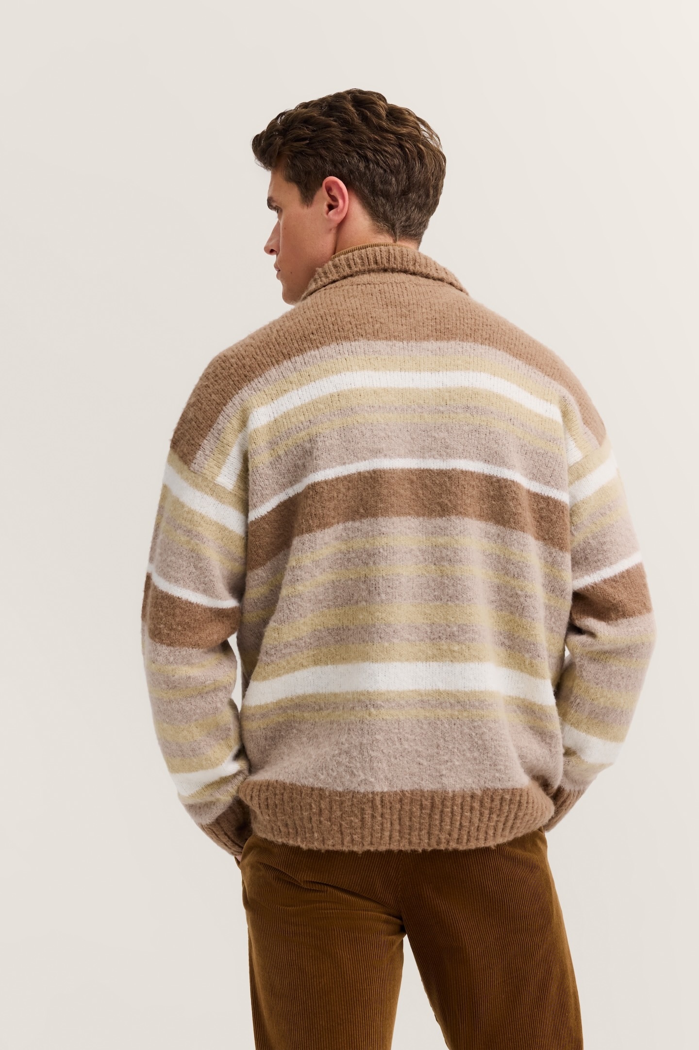 bugatti Cardigan »Regular Fit«, gestreift mit Knopfleiste & Kragen