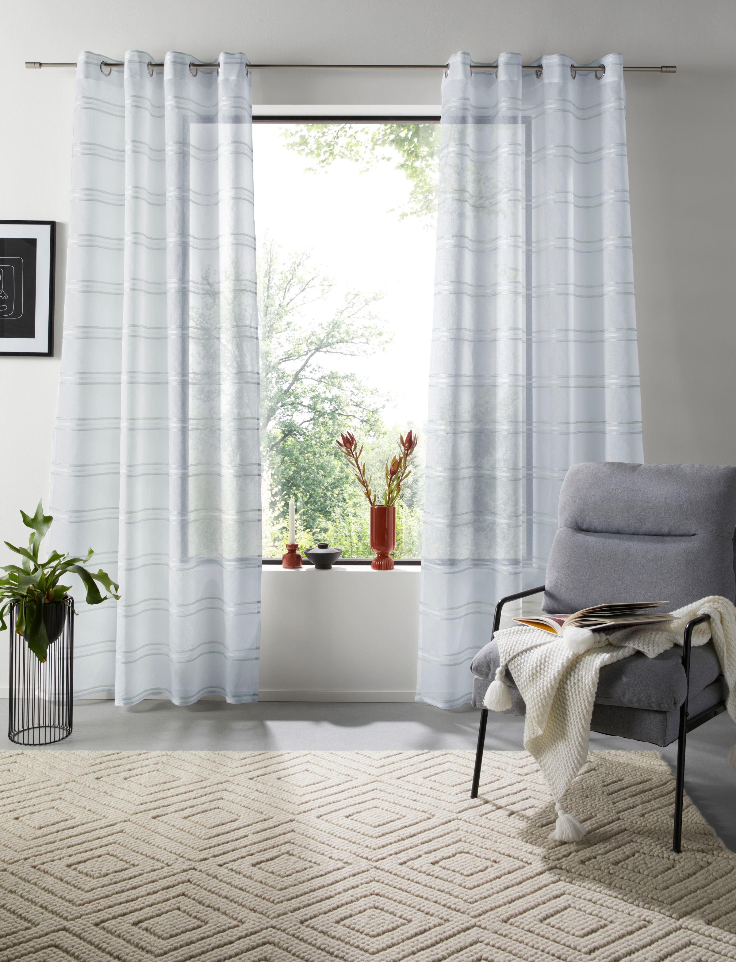 OTTO home Gardine »Sirii« Ösen 1 Stk. tlg. Halbtransparent, angenehme Haptik, mit Streifen, modern