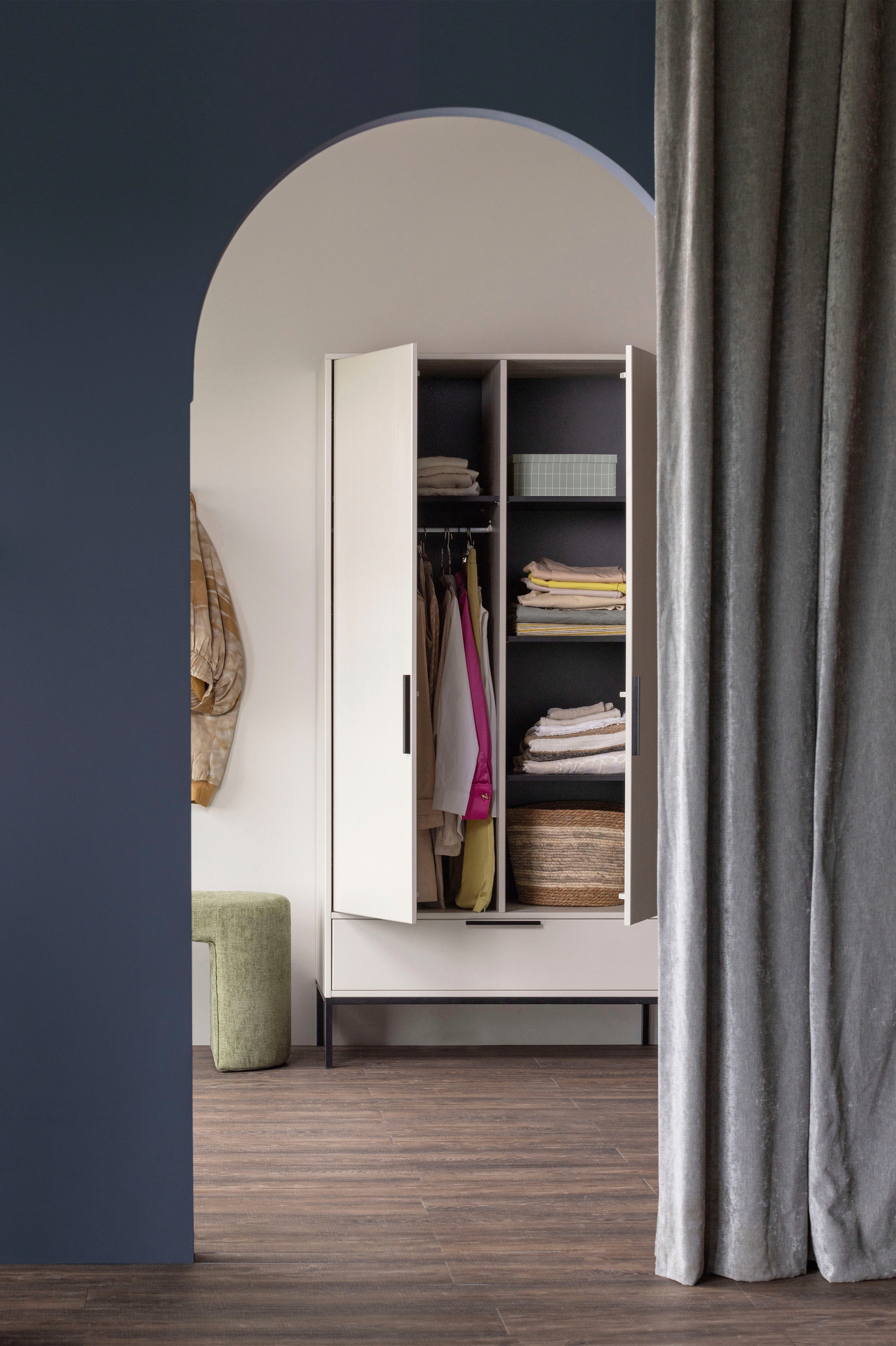 WOOOD Mehrzweckschrank »Adam massiv FSC® Schublade Metallgriffe Kleidersystem« Schublade integriert, Metallakzente