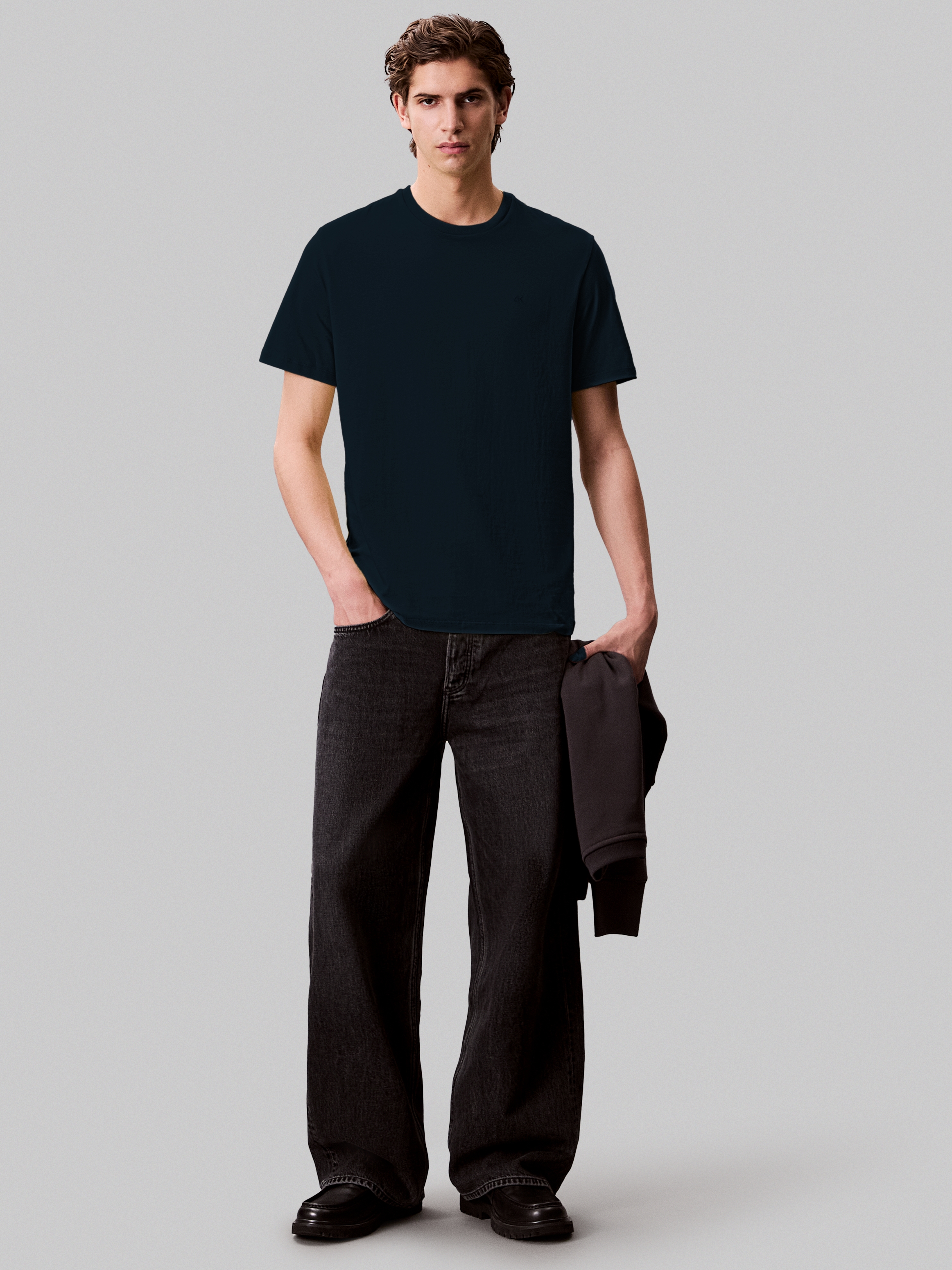 Calvin Klein Jeans T-Shirt »SS SMOOTH CTTN SOLID CREWNK TEE«, mit Logo