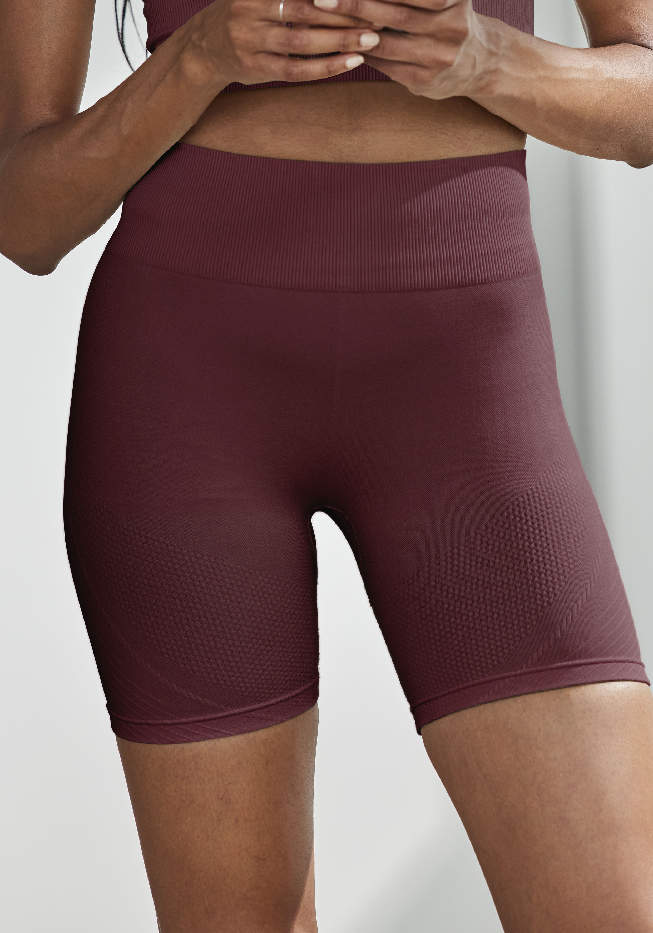 LASCANA Funktionsshorts "Po Push Up" Seamless-Shorts mit Rippstruktur und Shaping-Effekt, Sportshorts