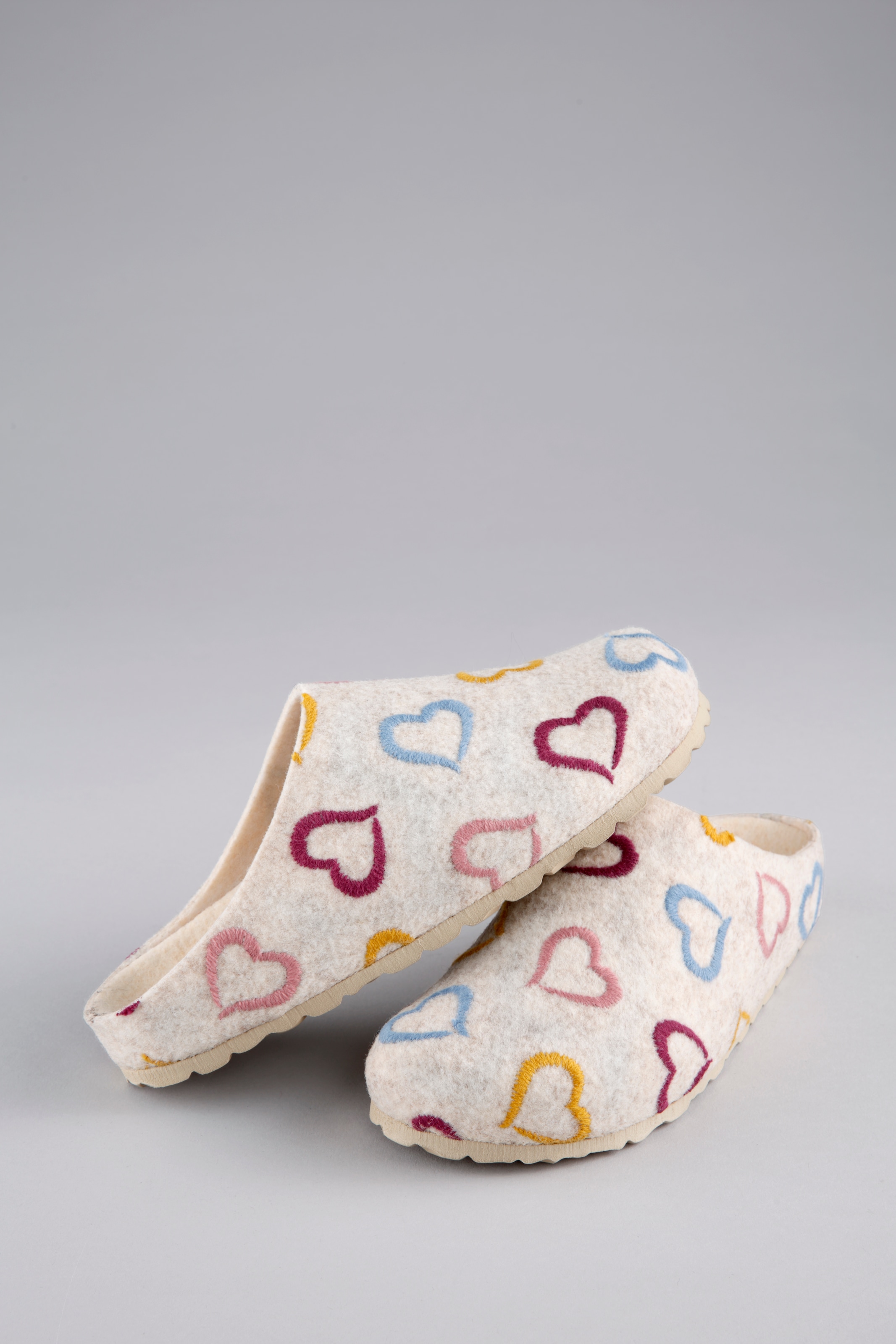 Aniston SHOES Clog, Homeslipper, Hausschuh in Bequemweite G (= weit) günstig online kaufen