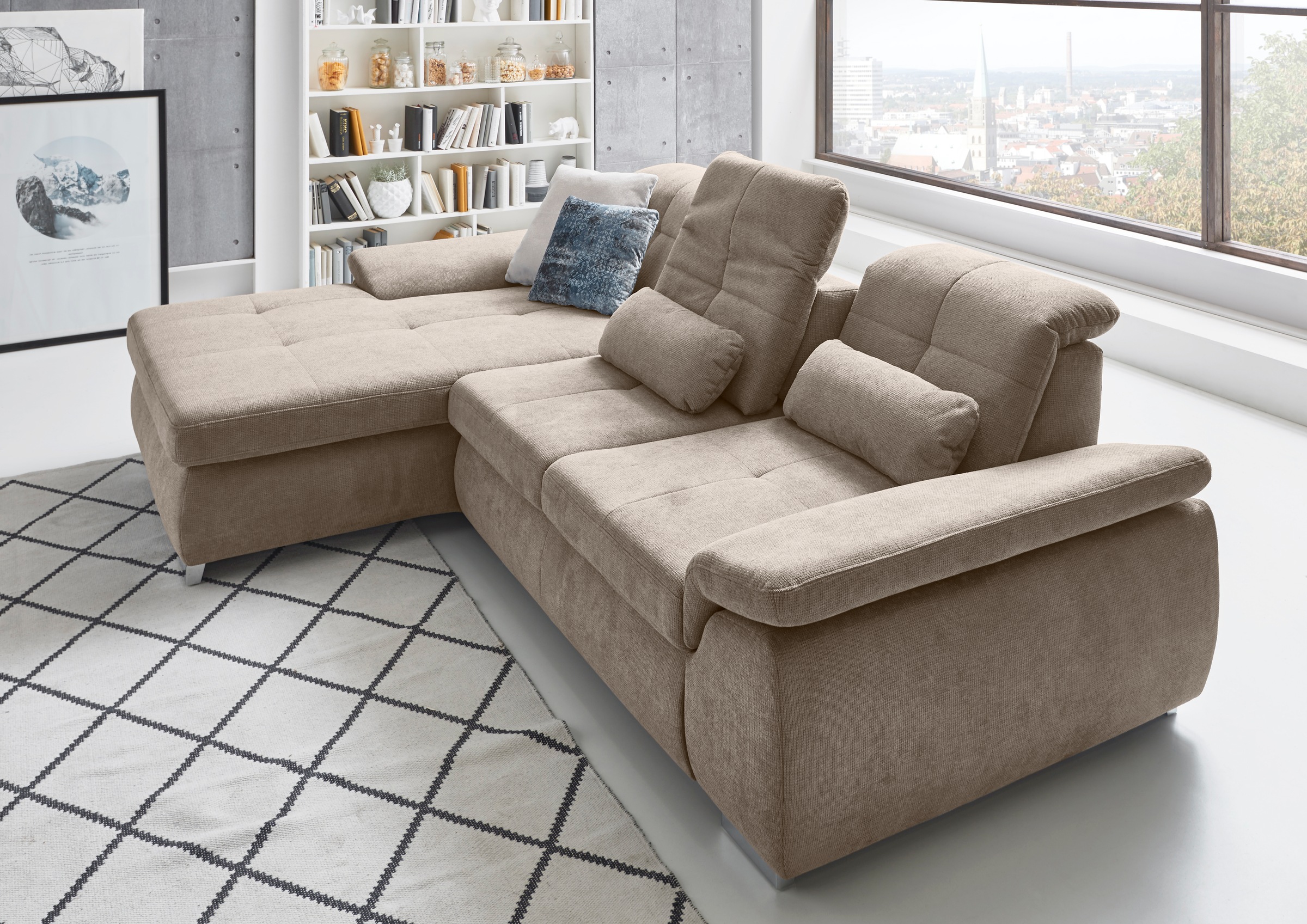 Die PlanBar Ecksofa »MP-IN16037 L-Form mit Kaltschaum-Polsterung«, mit Sitztiefenverstellung & Zierkissen