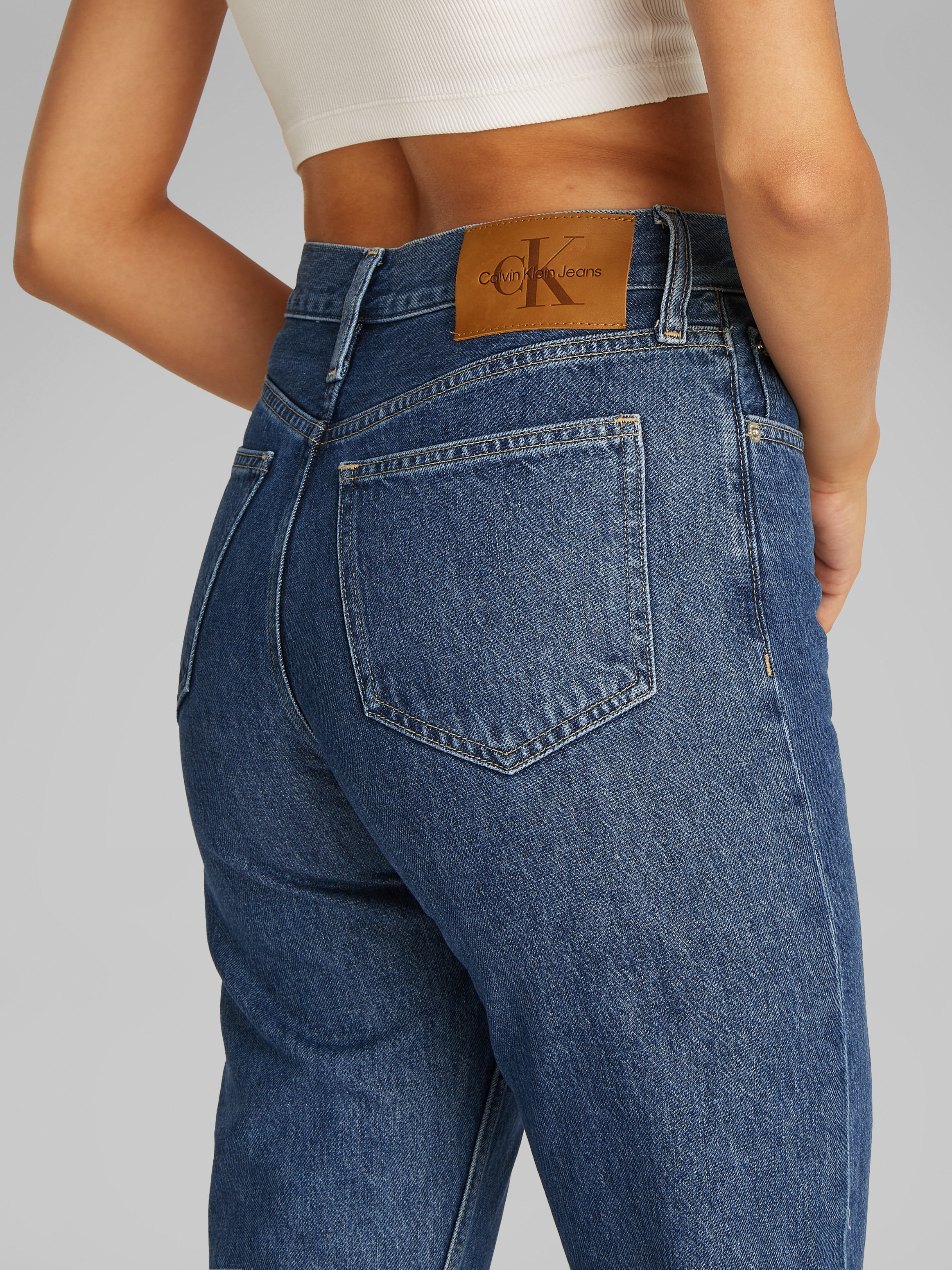 Calvin Klein Jeans Straight-Jeans »HIGH RISE STRAIGHT«, in mittelblauer Waschung