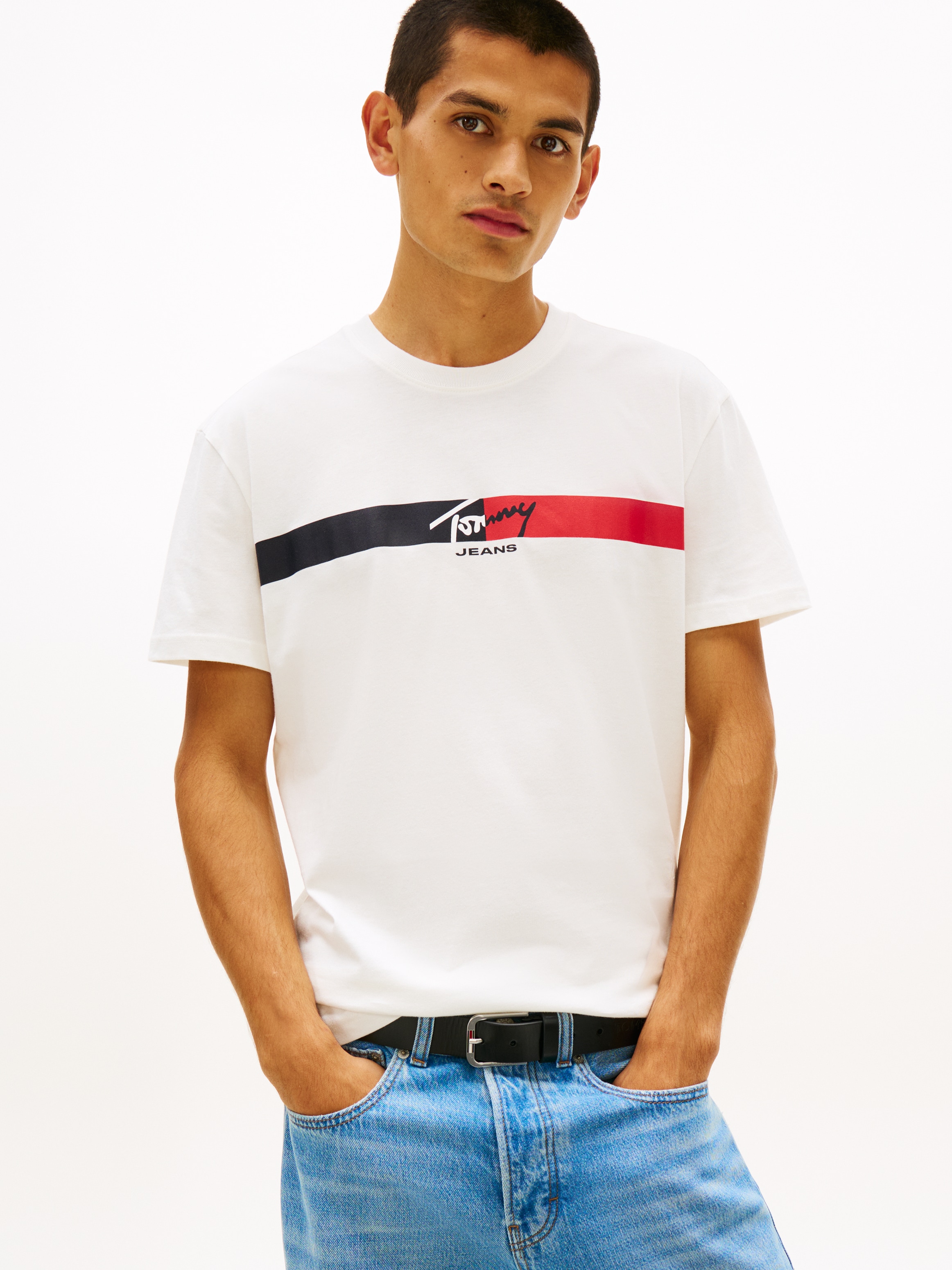 Tommy Jeans T-Shirt "TJM REGULAR FIT SIGNATURE STRIPE" mit Label-Print