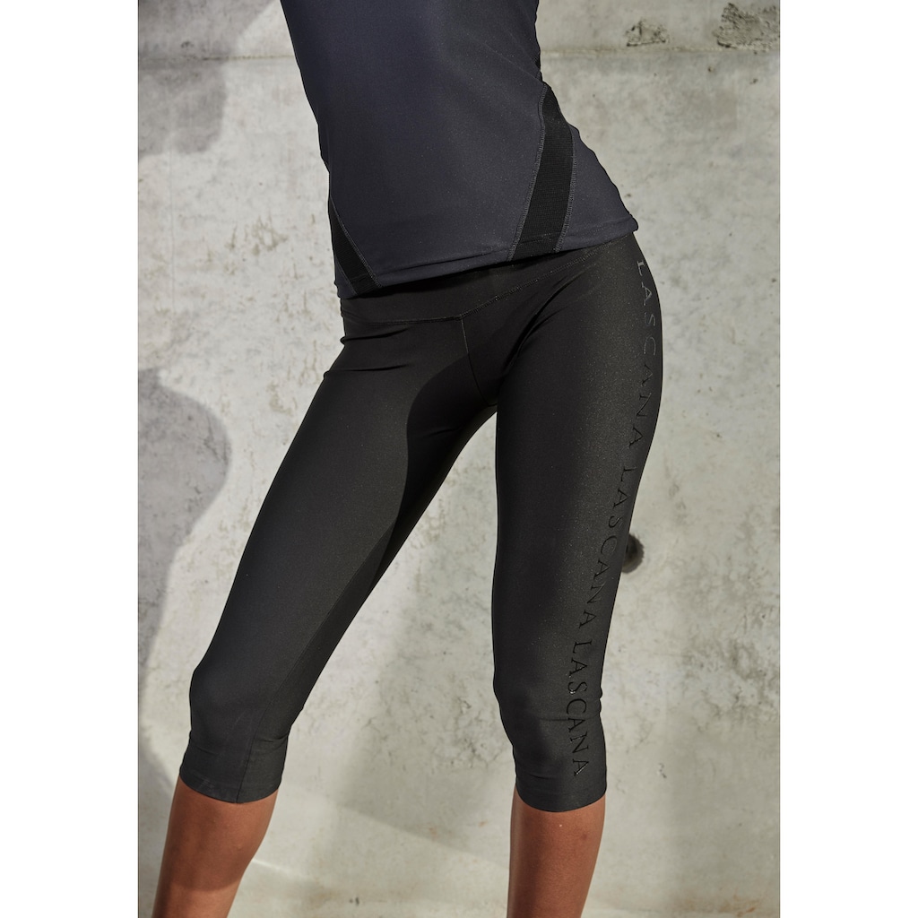 LASCANA ACTIVE Caprileggings, mit glänzendem Logoschriftzug