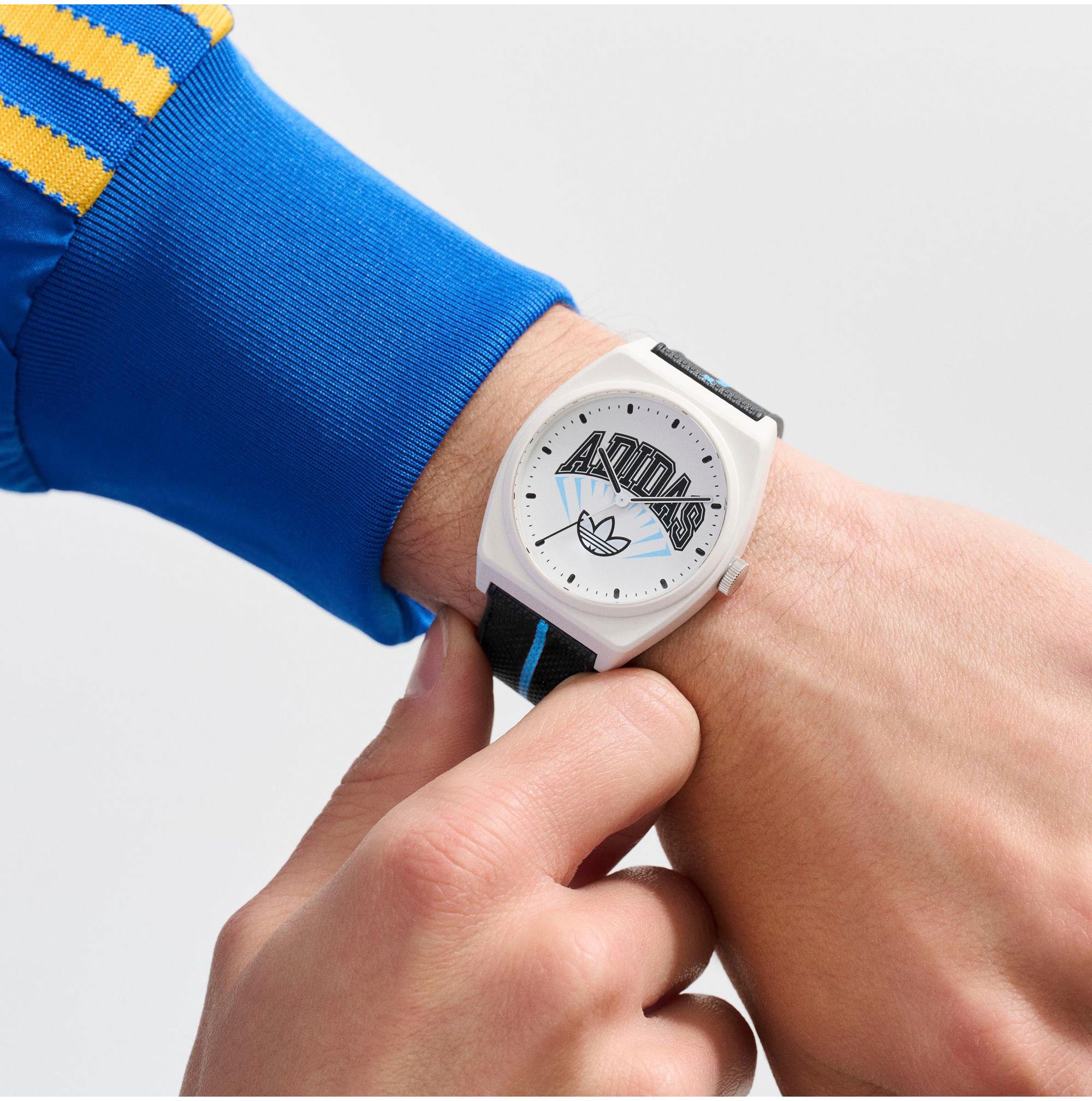adidas Originals Quarzuhr »PROJECT TWO«, Armbanduhr, Herrenuhr, Damenuhr,Resinarmband,wasserabweisend bis 5 bar