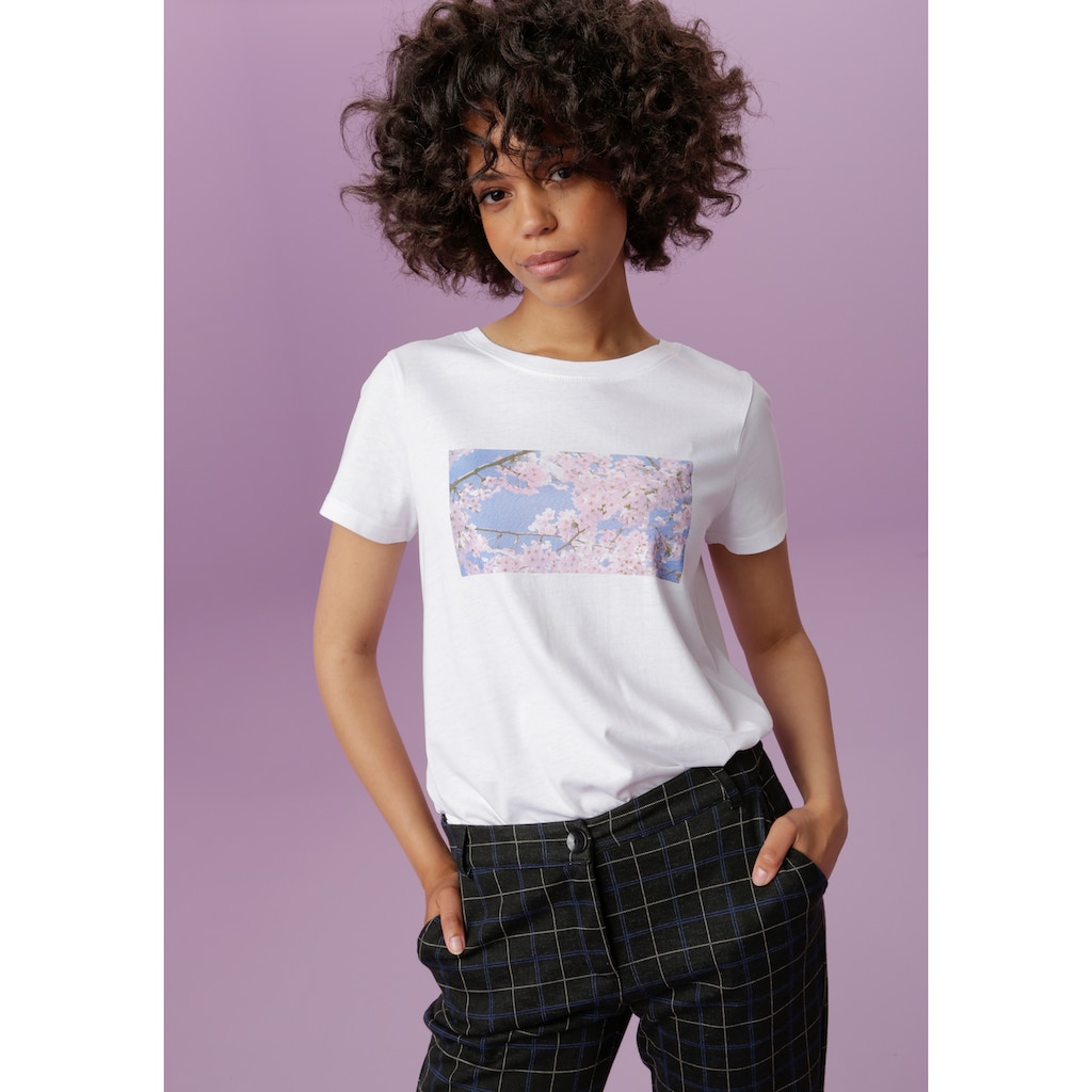 Aniston CASUAL T-Shirt, Frontdruck mit romantischen Kirschblüten - NEUE KOLLEKTION