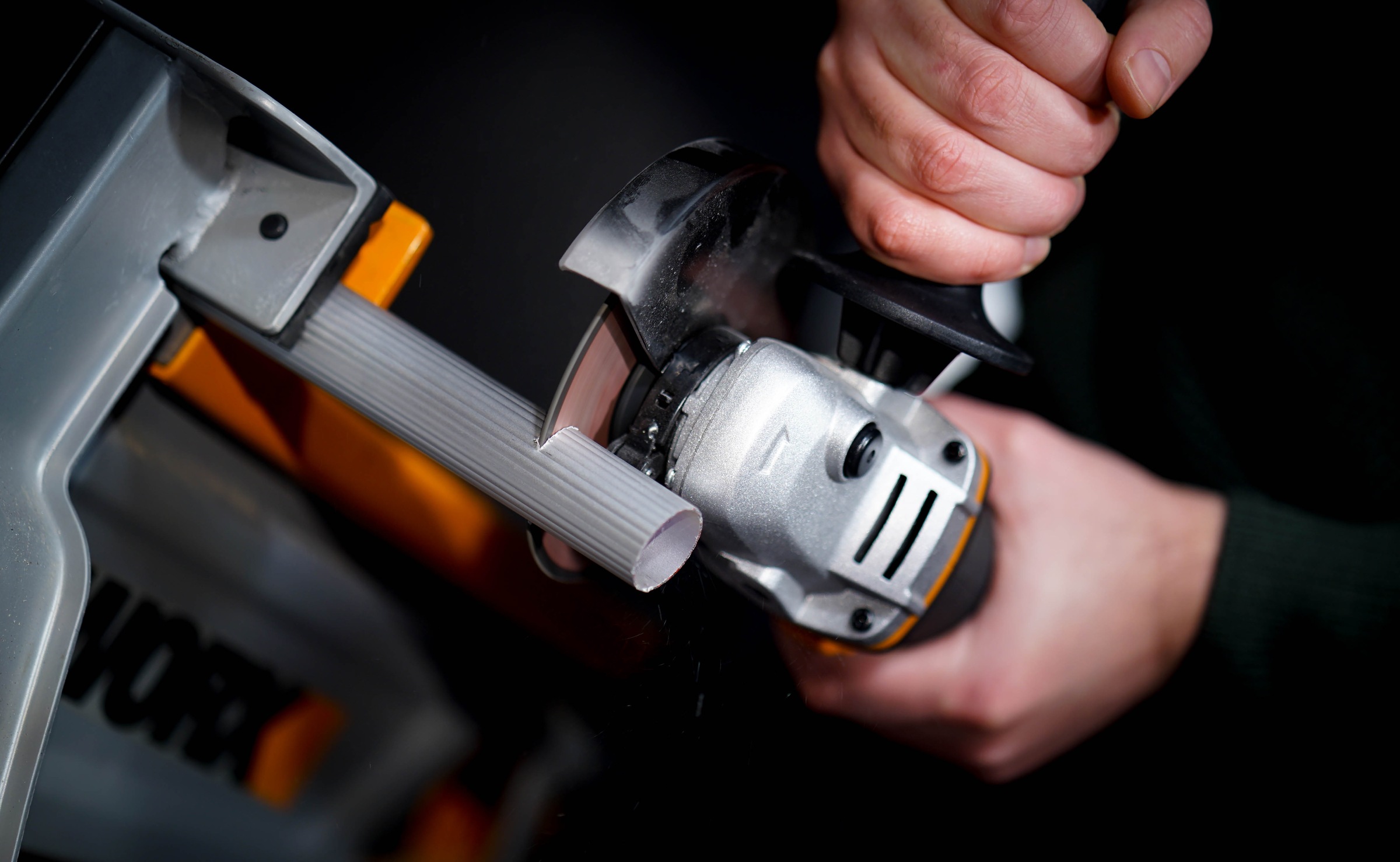 Worx Akku-Winkelschleifer »WX803«, 125 mm Scheiben, 2-Position Handgriff, mit Akku & Ladegerät