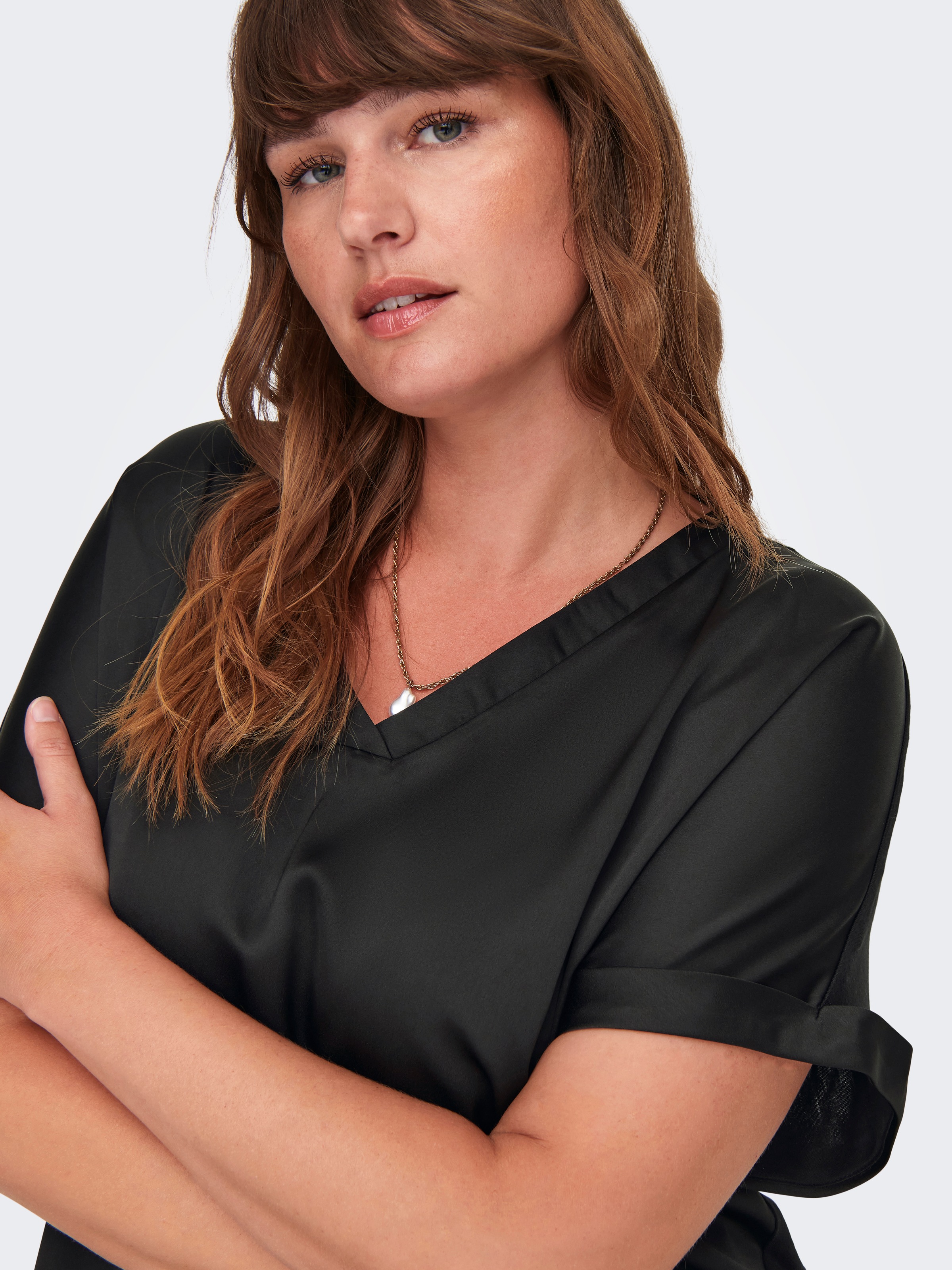 Thumbnail - ONLY CARMAKOMA Shirtbluse "CARBRYNJA LIFE S/S IN-ONE TOP WVN" in glänzender Optik