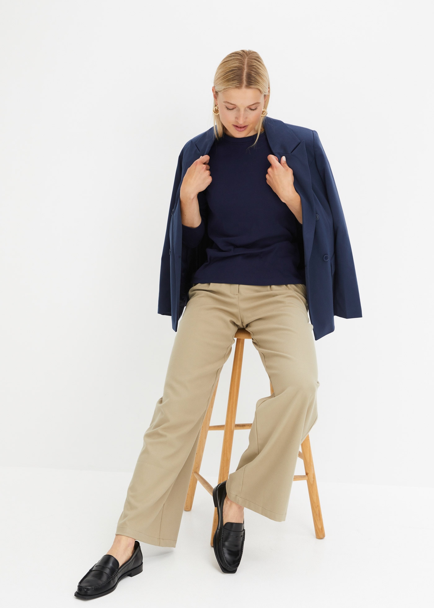 bonprix Langarmshirt »Geripptes Langarmshirt aus reiner Baumwolle« Slim fit Passform, ohne Kragen, aus reiner Baumwolle, unifarben
