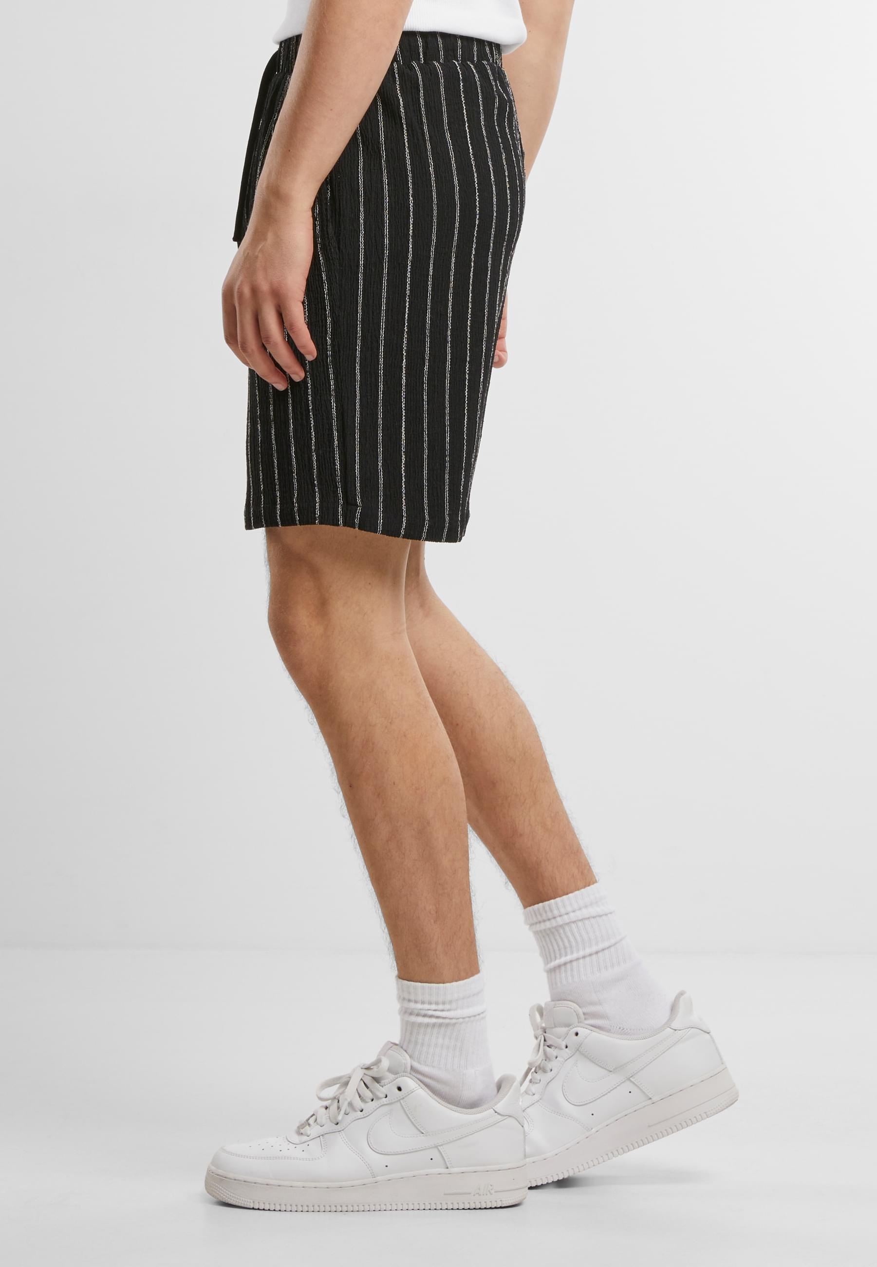 URBAN CLASSICS Shorts »Urban Classics Striped Crinkle Resort Shorts«, (1 tlg.)
