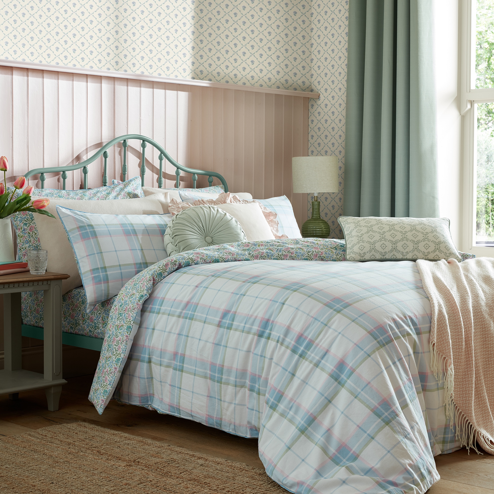 LAURA ASHLEY Wendebettwäsche »Sherston, aus Baumwoll Satin« 3 tlg. tlg. mit floralem Muster, inkl 2 Kissenbezüge