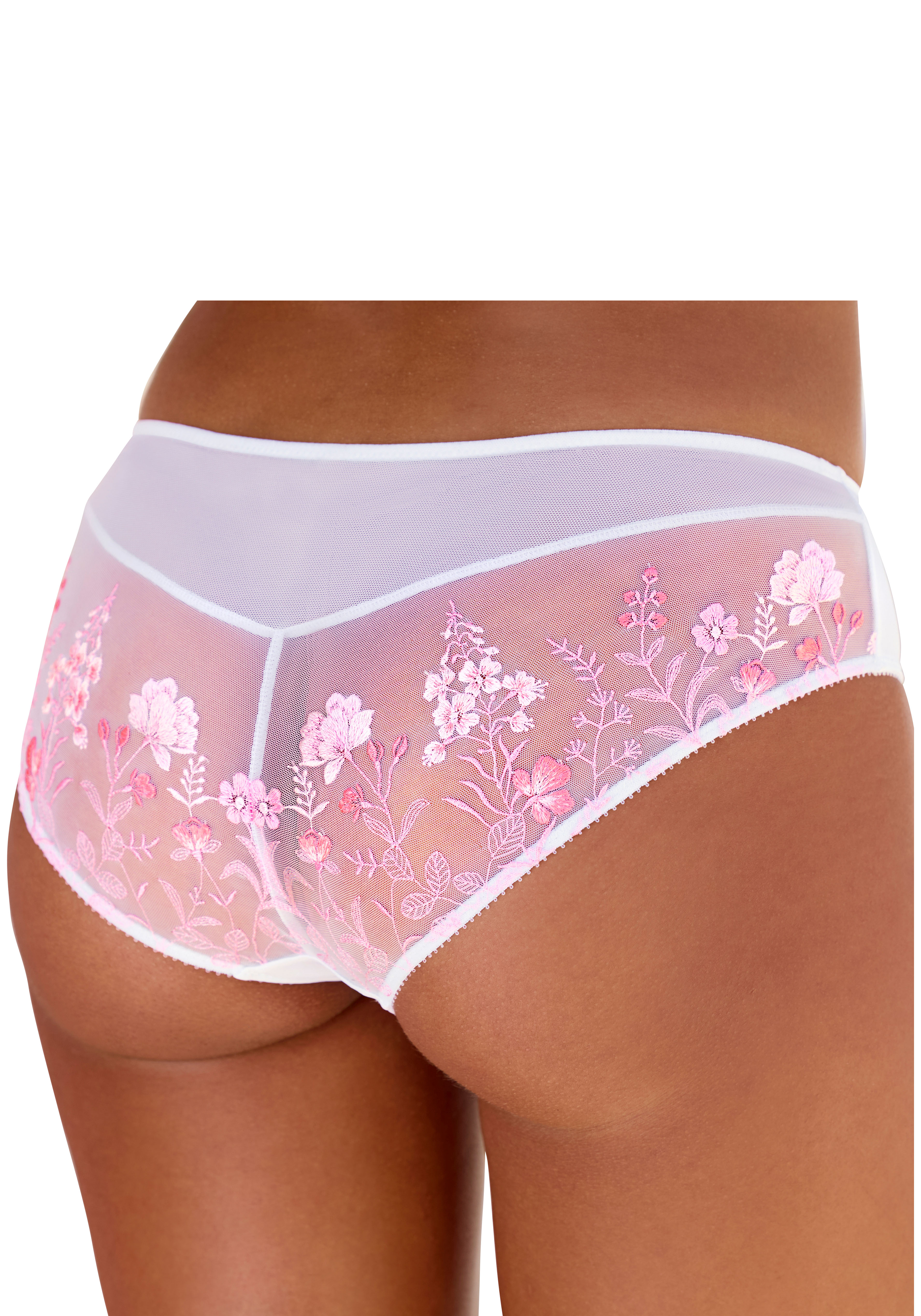 LASCANA Tanga "Maria" Edle Stickerei-Spitze hinten, als Dessous-Set kombinierbar