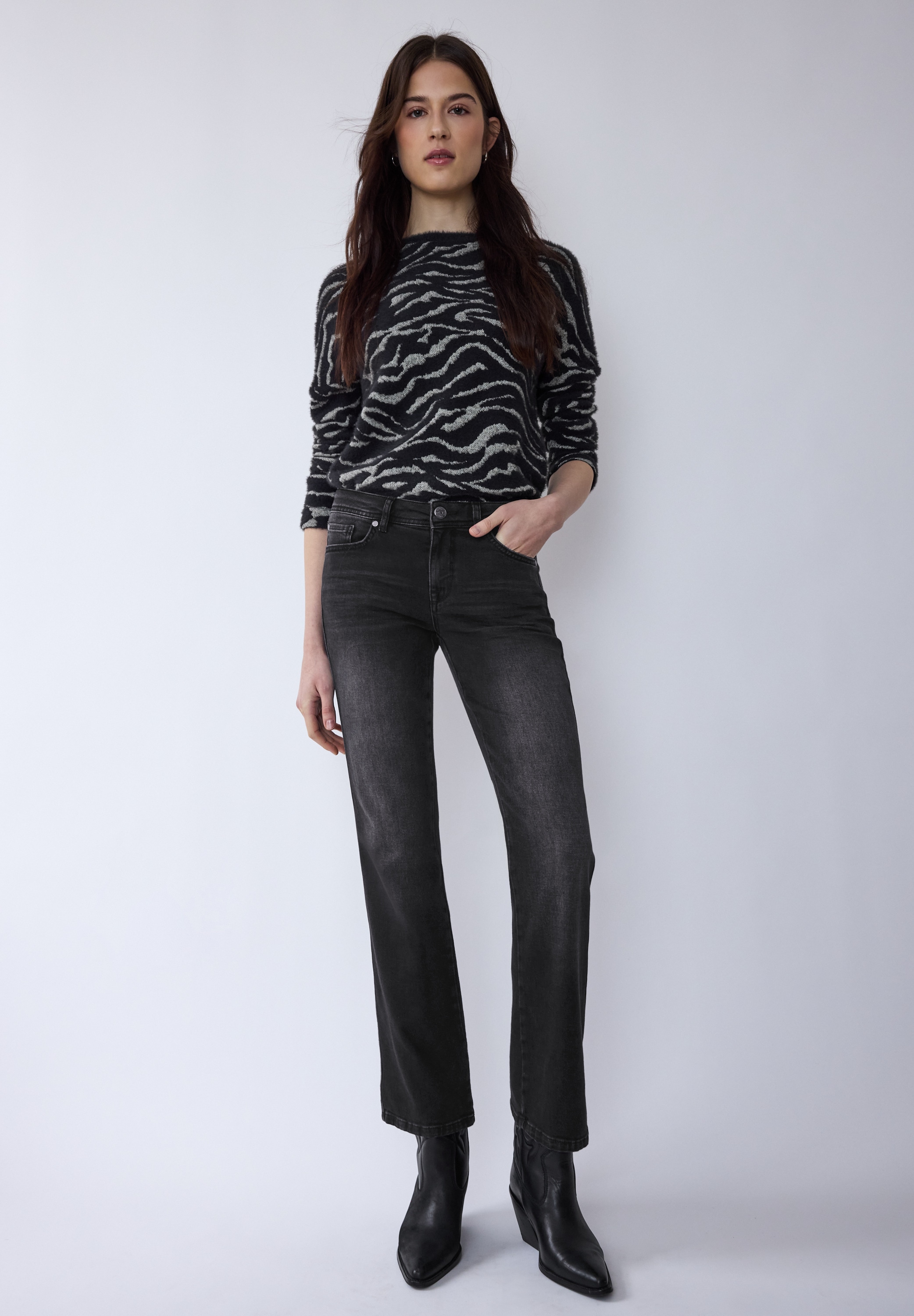 STREET ONE STUDIO Bootcut-Jeans 5-Pocket-Style