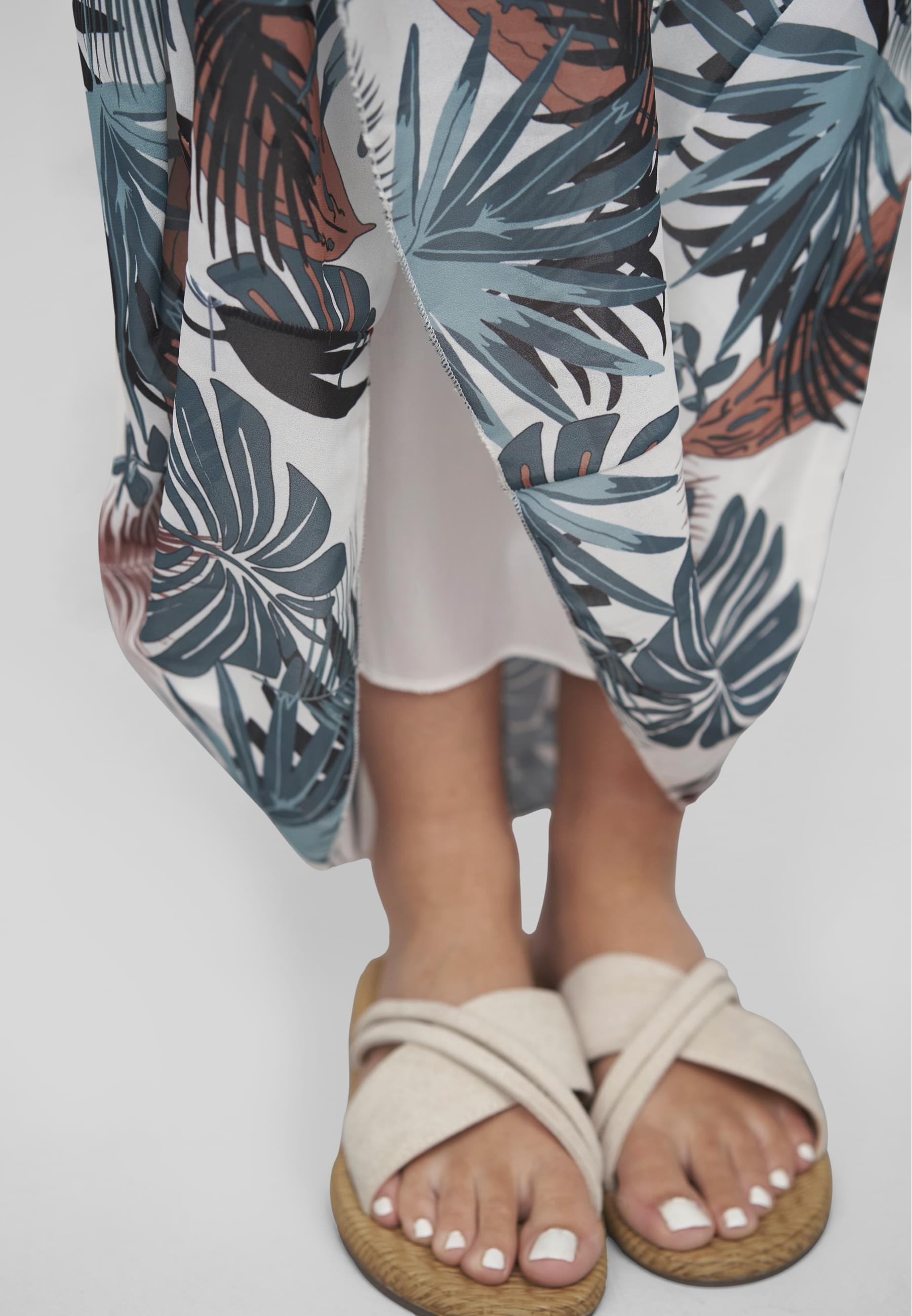 CLOUD 5IVE Shirtkleid »CLOUD 5IVE 2-Layered Maxi-Dress Tropical Print« 1 Stk. tlg.