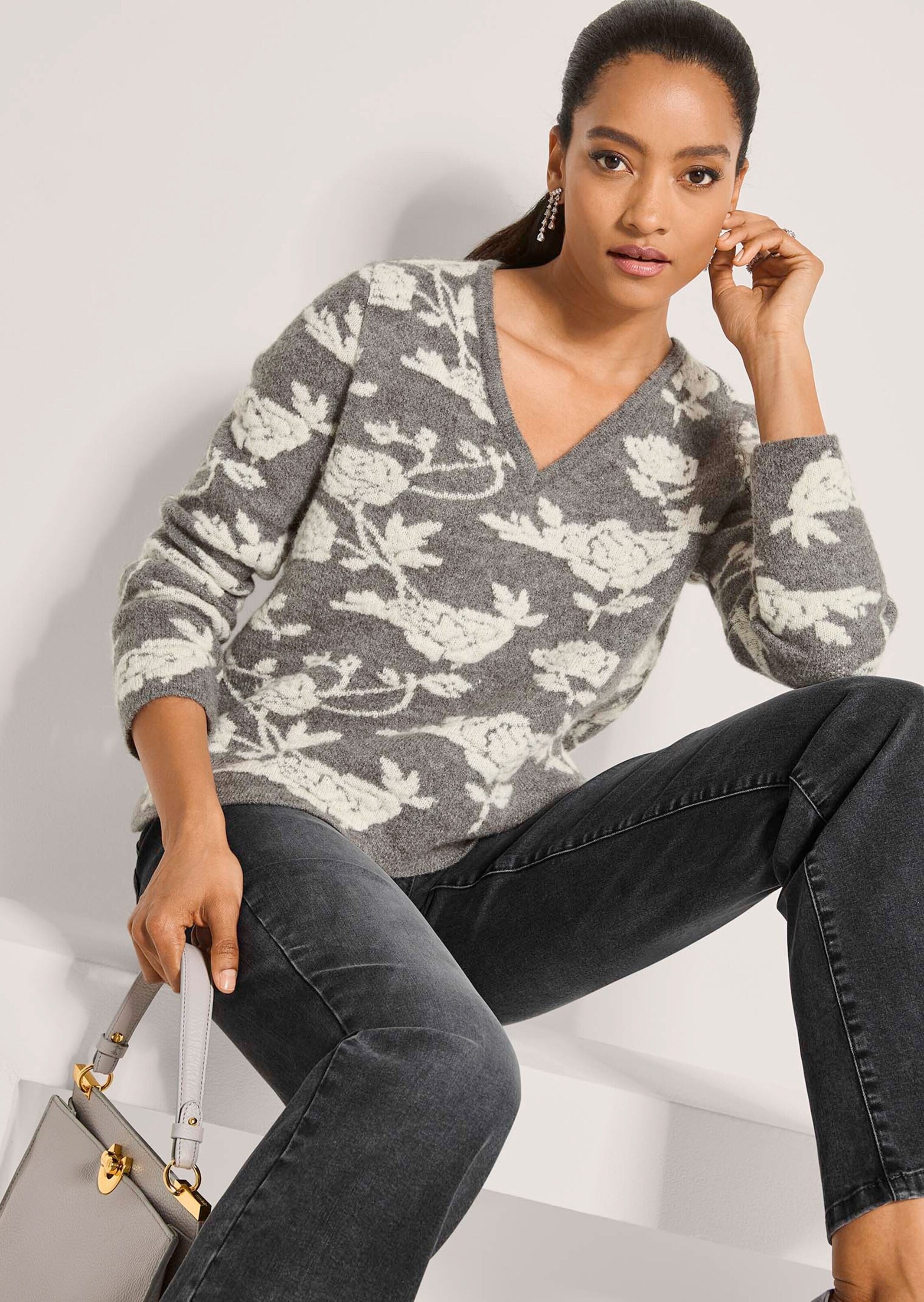 MADELEINE Longpullover »Pullover Jacquard-Pullover mit V-Ausschnitt«