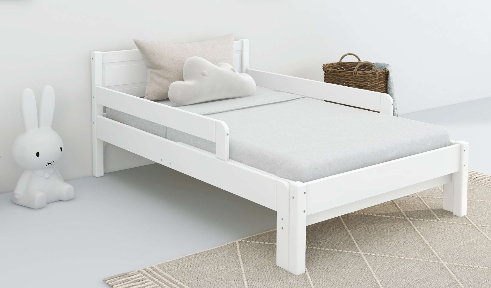 OTTO home Kinderbett »Hero, Massivholzbett, ausziehbar von 140 bis 200 cm, FSC®« 90cm Breite, 140-200cm Liegefläche,  massive Kiefer, mit Lattenrost, zeitlose Optik,  Rausfallschutz